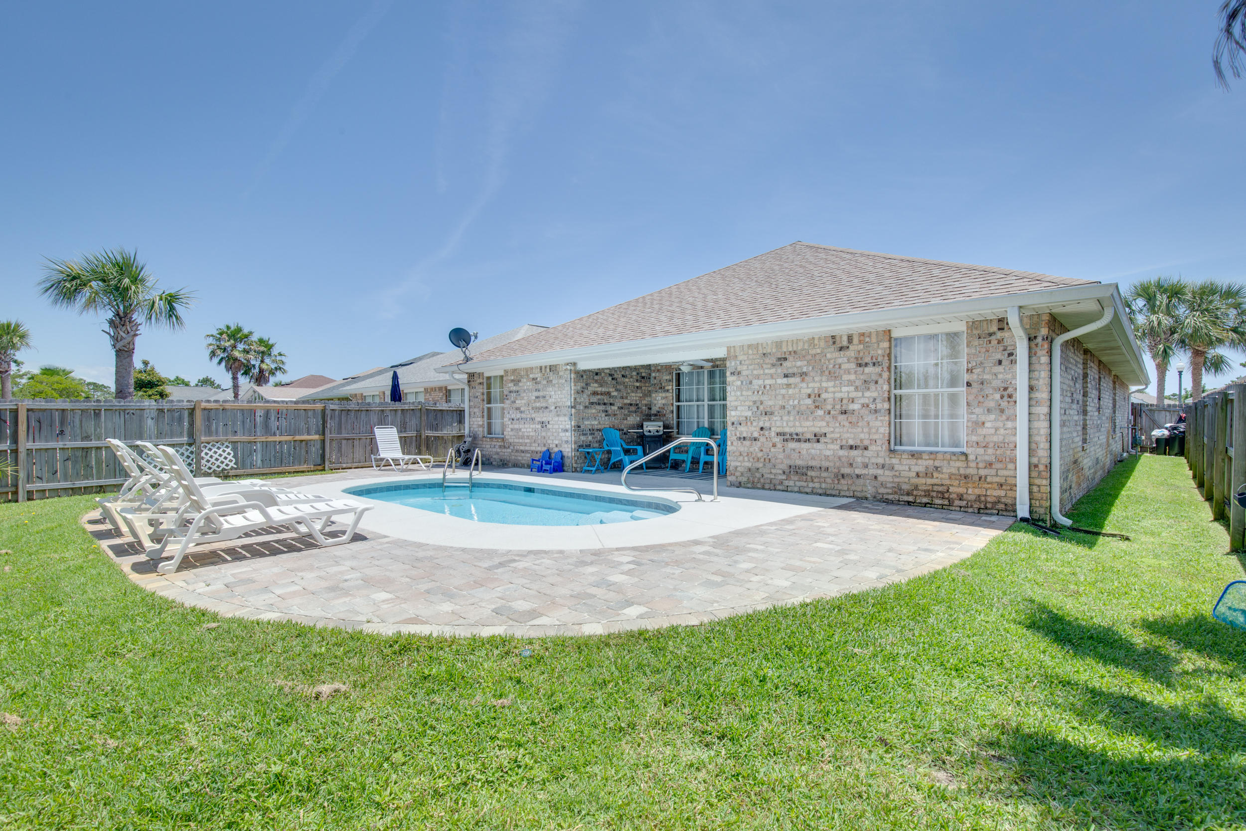 PARADISE RETREAT - Residential