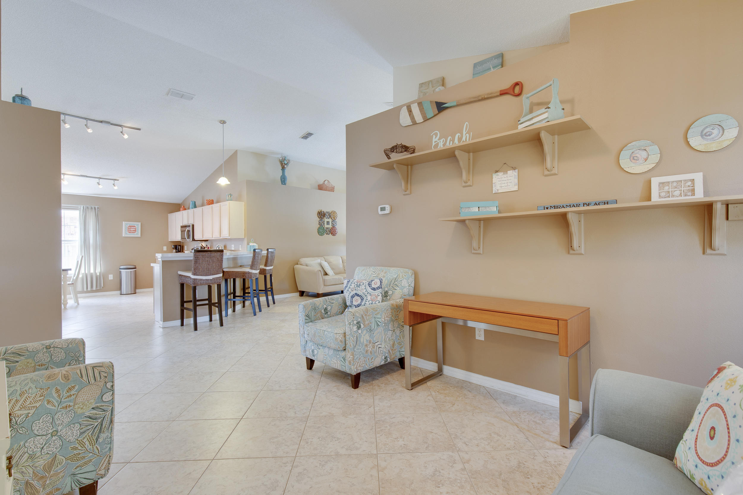 PARADISE RETREAT - Residential