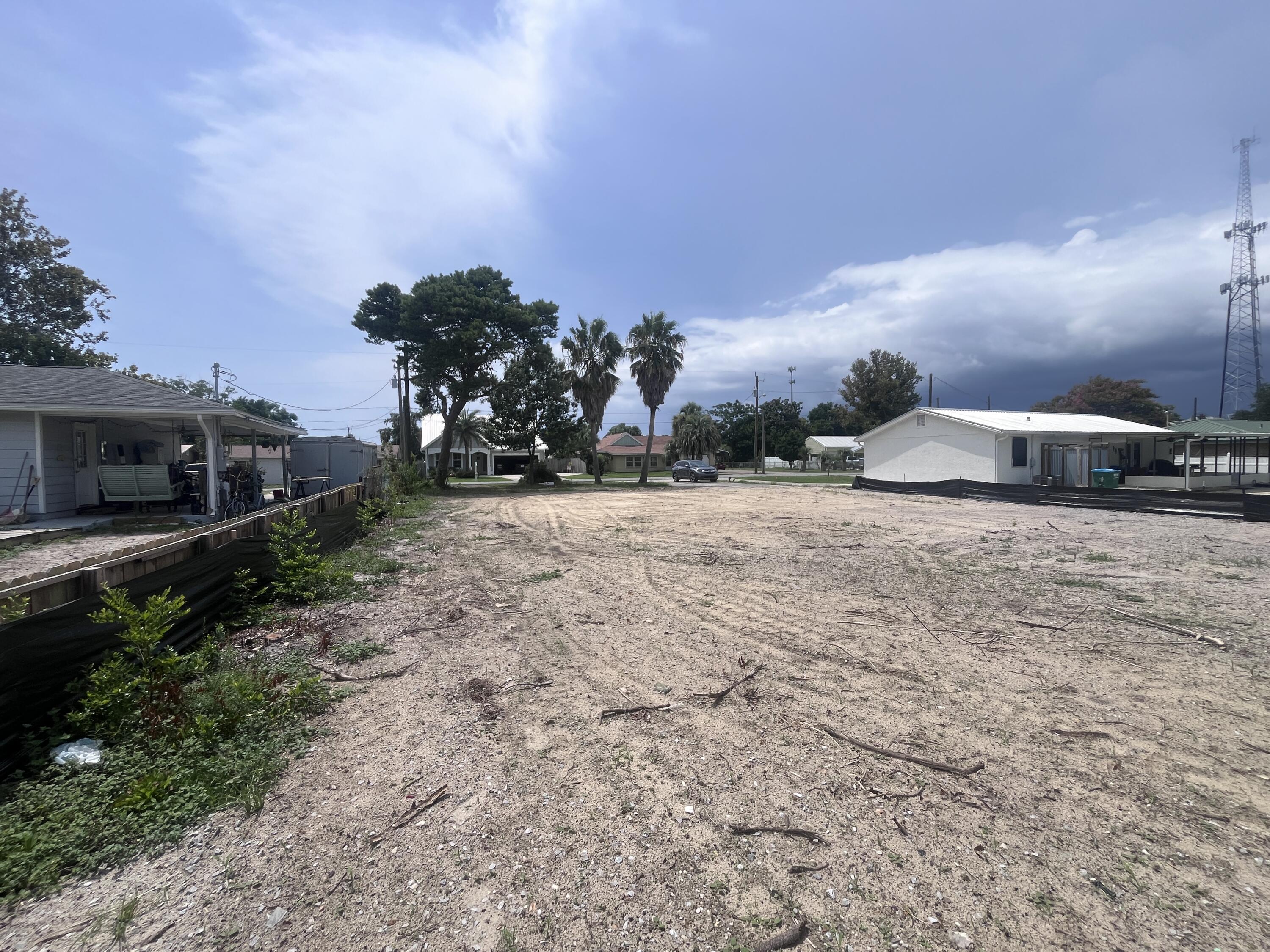 EL CENTRO BEACH - Land