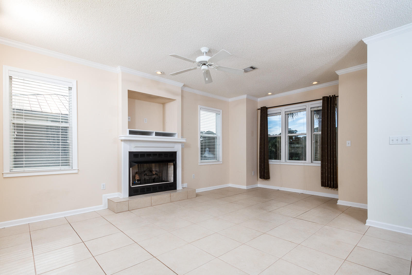 SEA DUNES - Residential