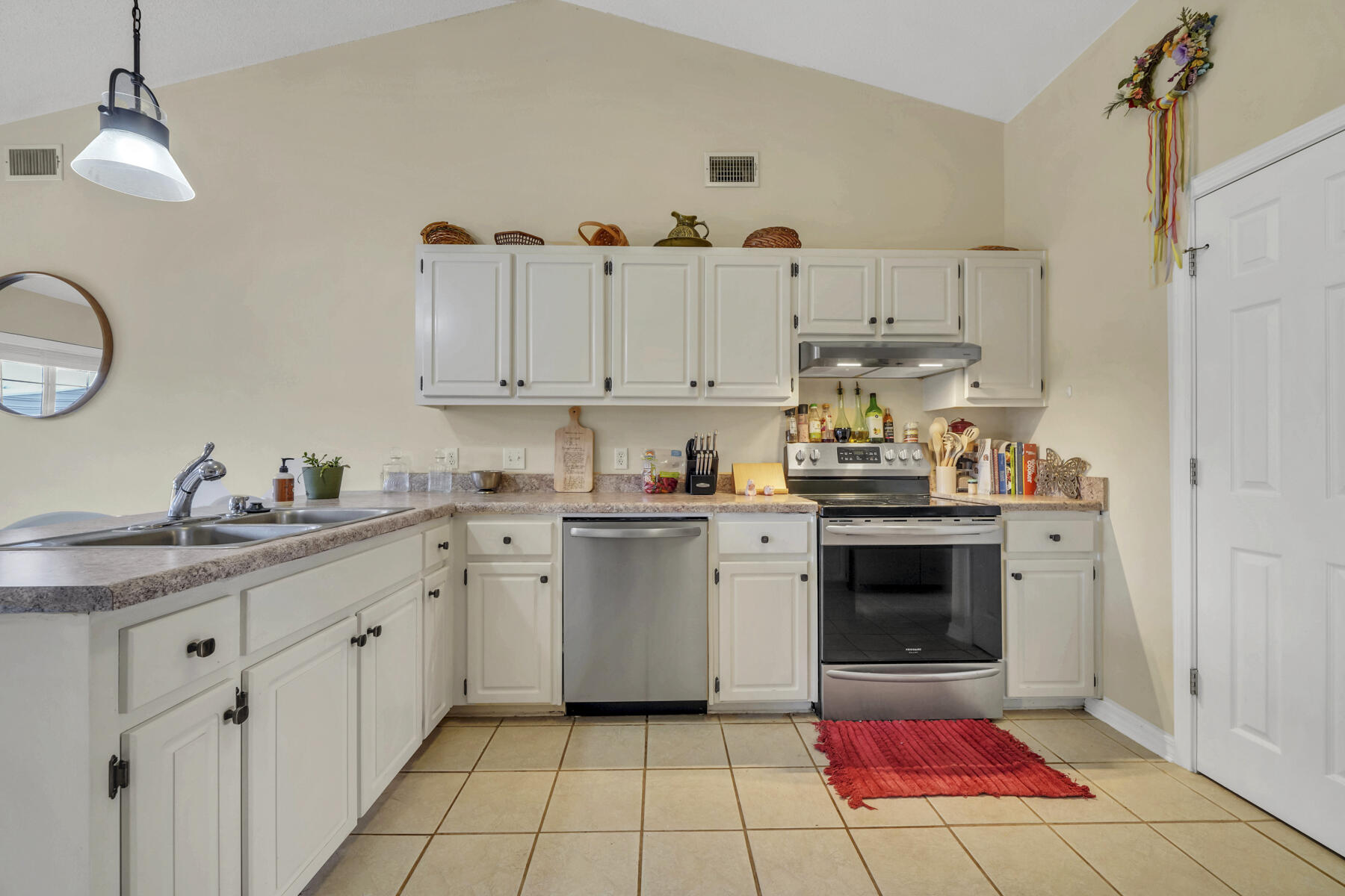 CHEROKEE BEND S/D PH II - Residential