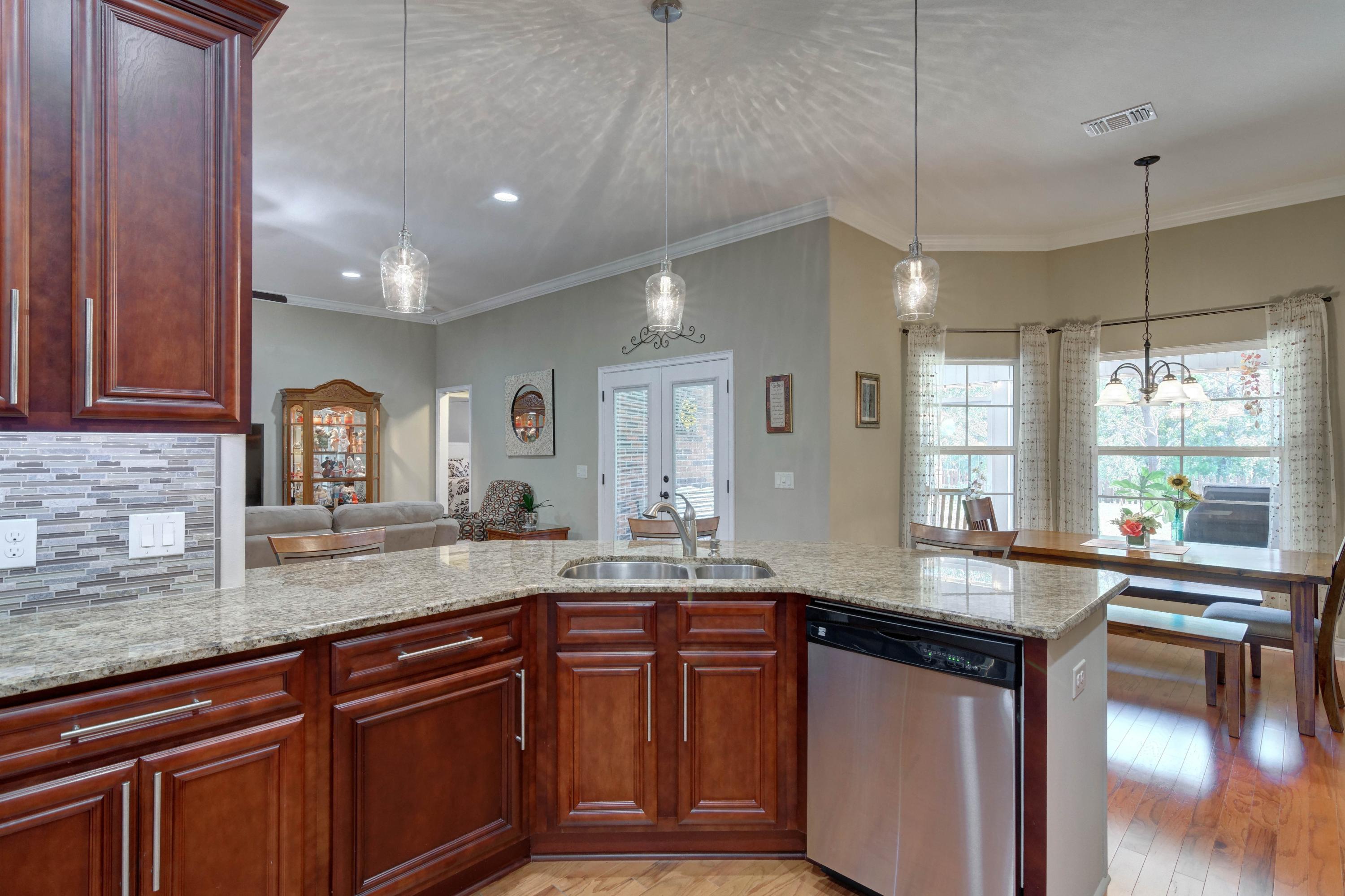 HOLLEY BY THE SEA - Residential