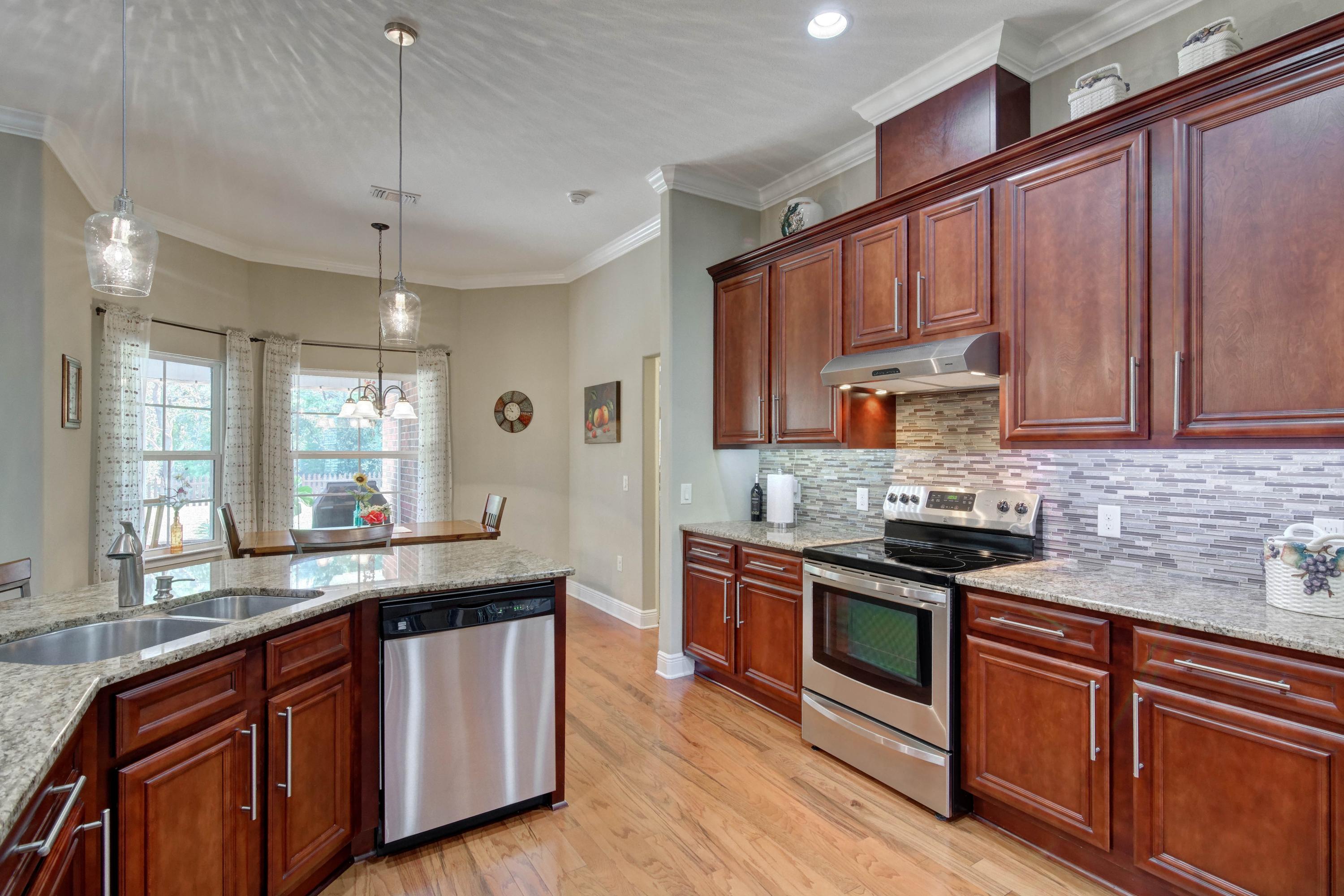 HOLLEY BY THE SEA - Residential