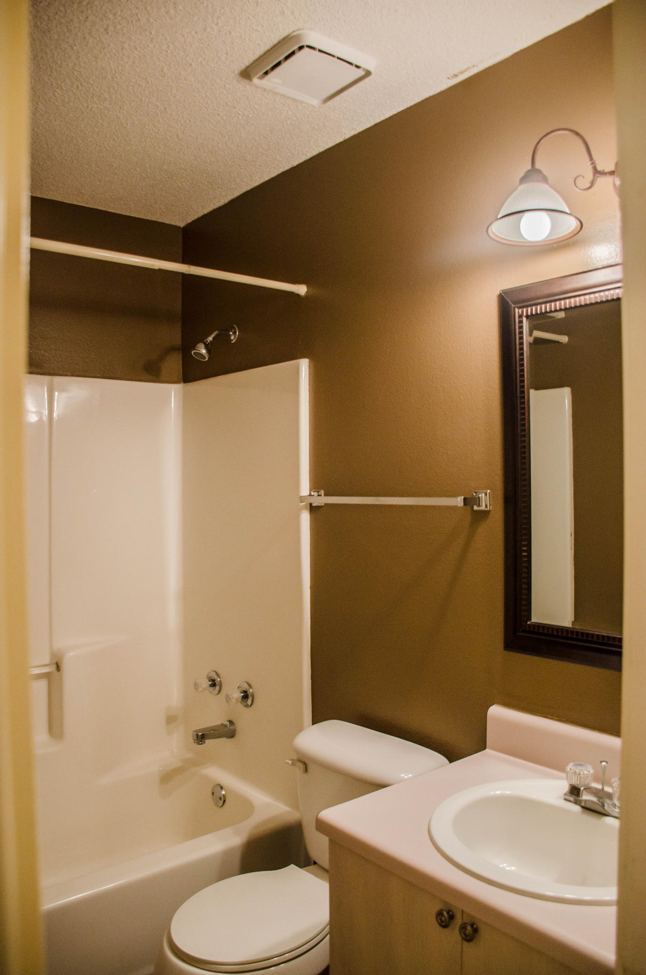 NORTHVIEW ESTATES 3RD ADDN - Residential