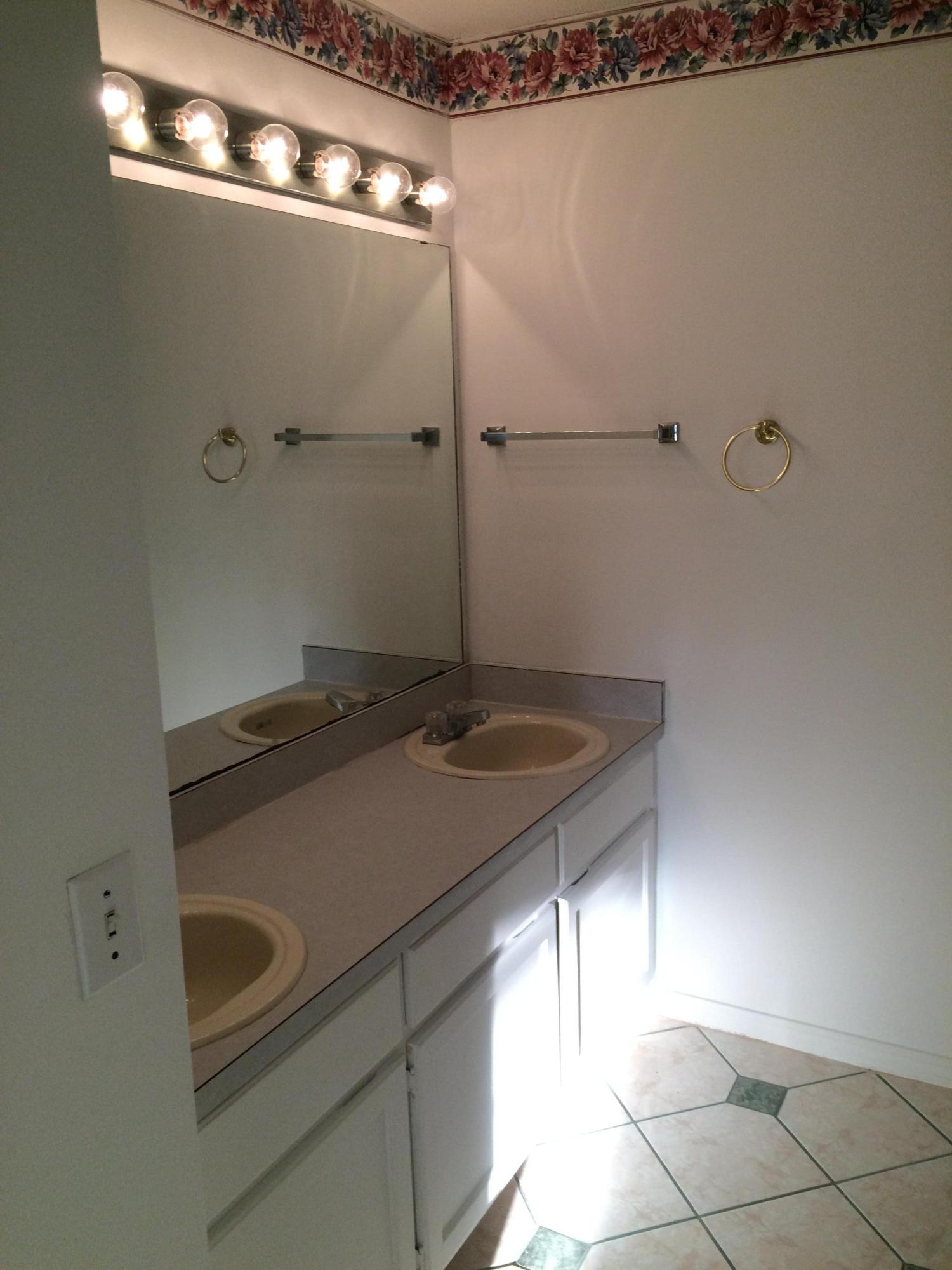 VILLAGE WEST - Residential