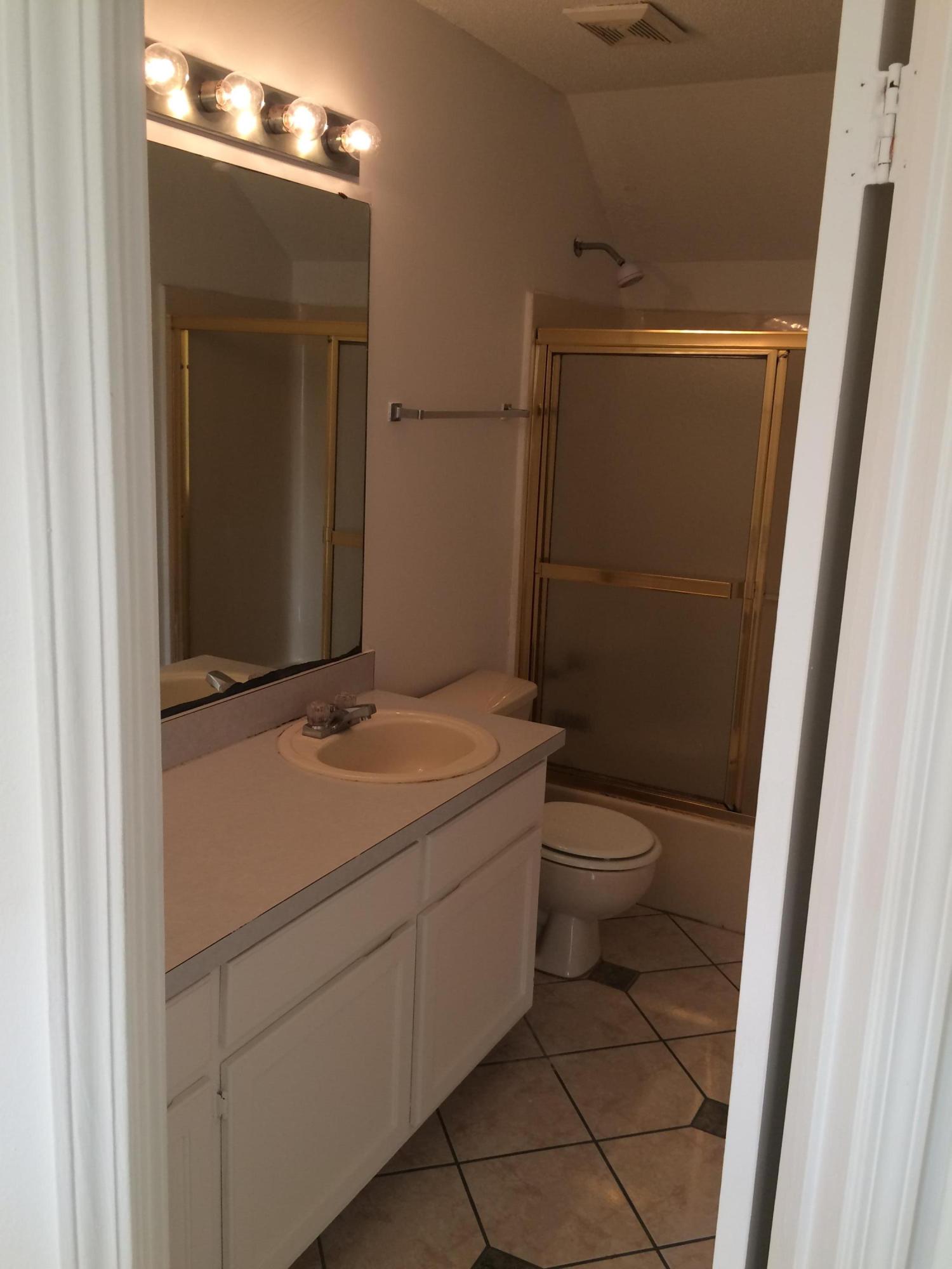 VILLAGE WEST - Residential