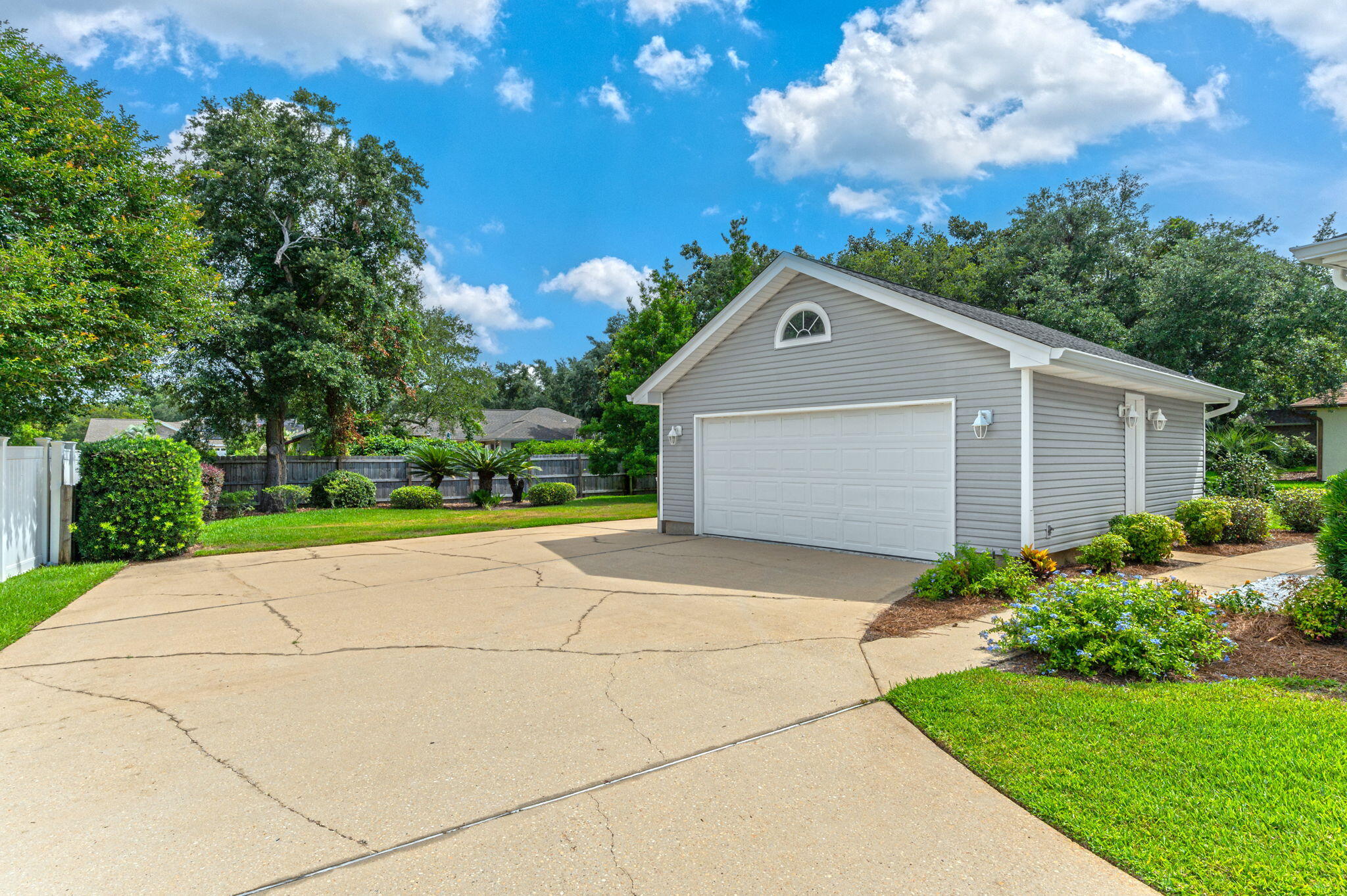 PRITCHARD POINT - Residential