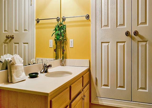 EMERALD ISLE - Residential