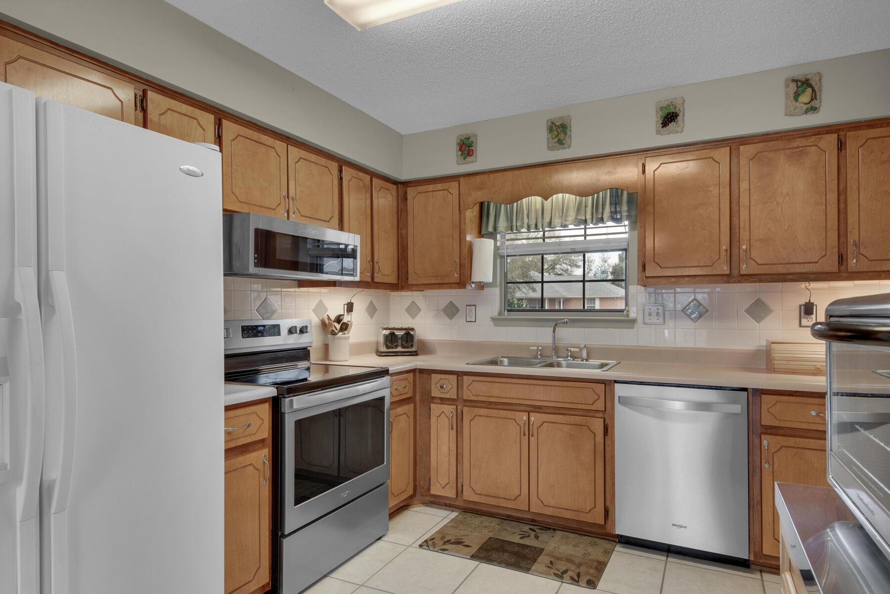 CRESTVIEW - Residential