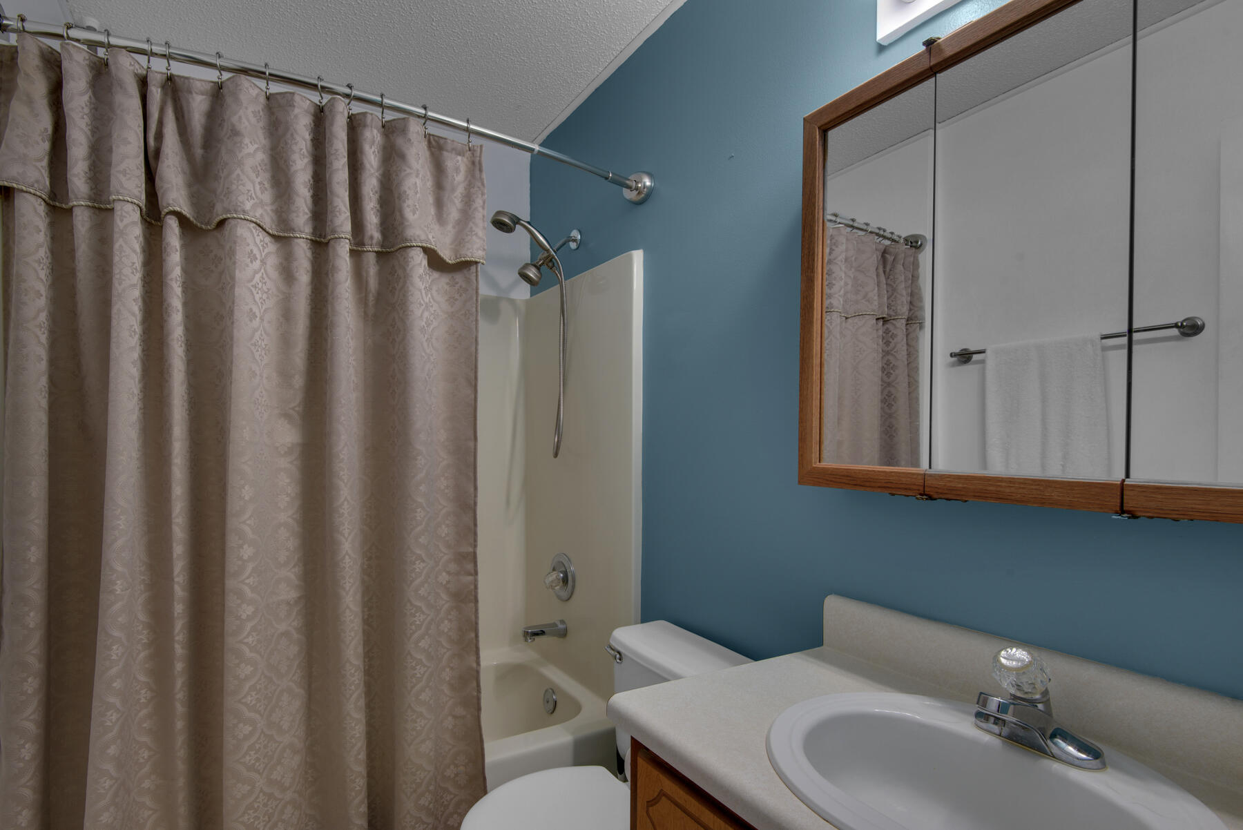 CRESTVIEW - Residential