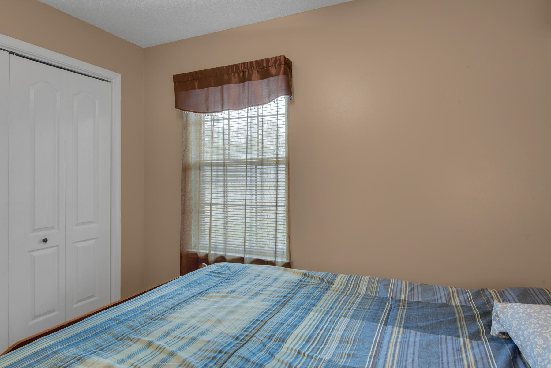 CRESTVIEW - Residential