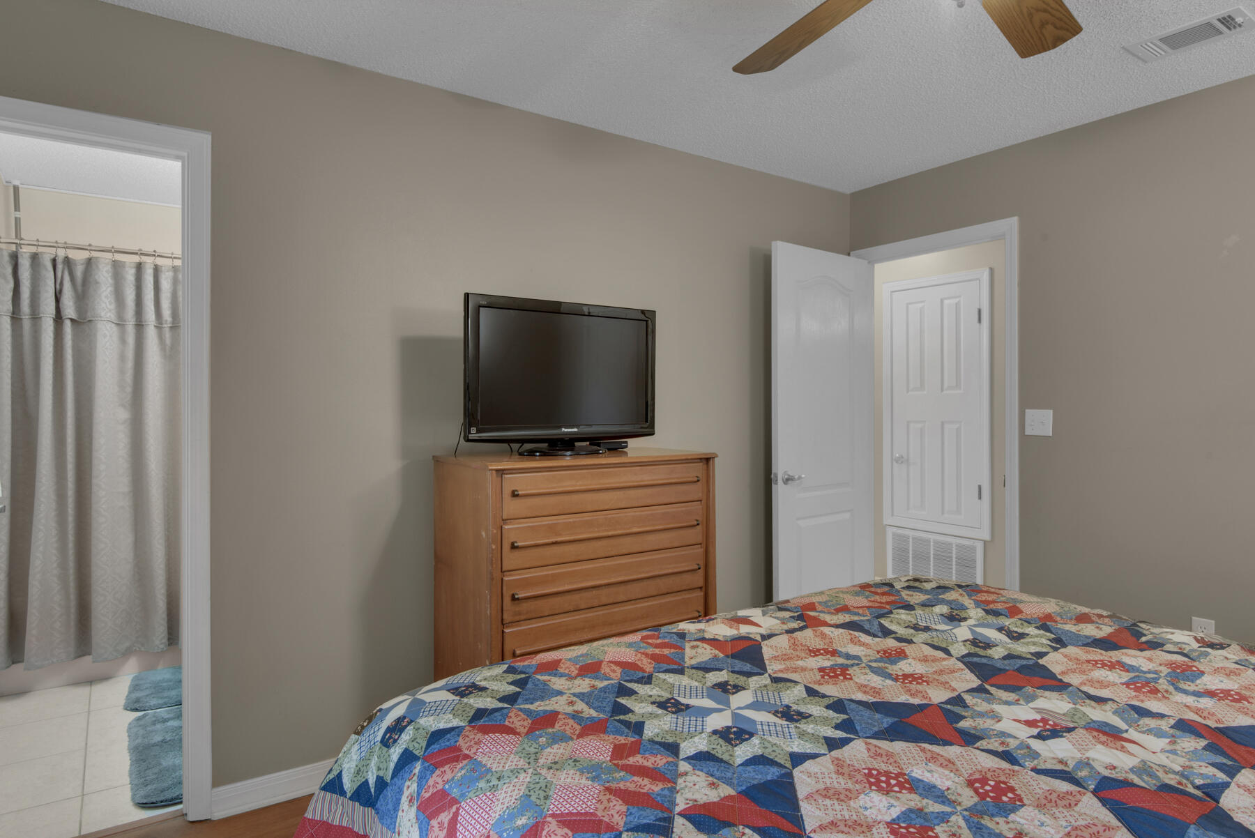 CRESTVIEW - Residential