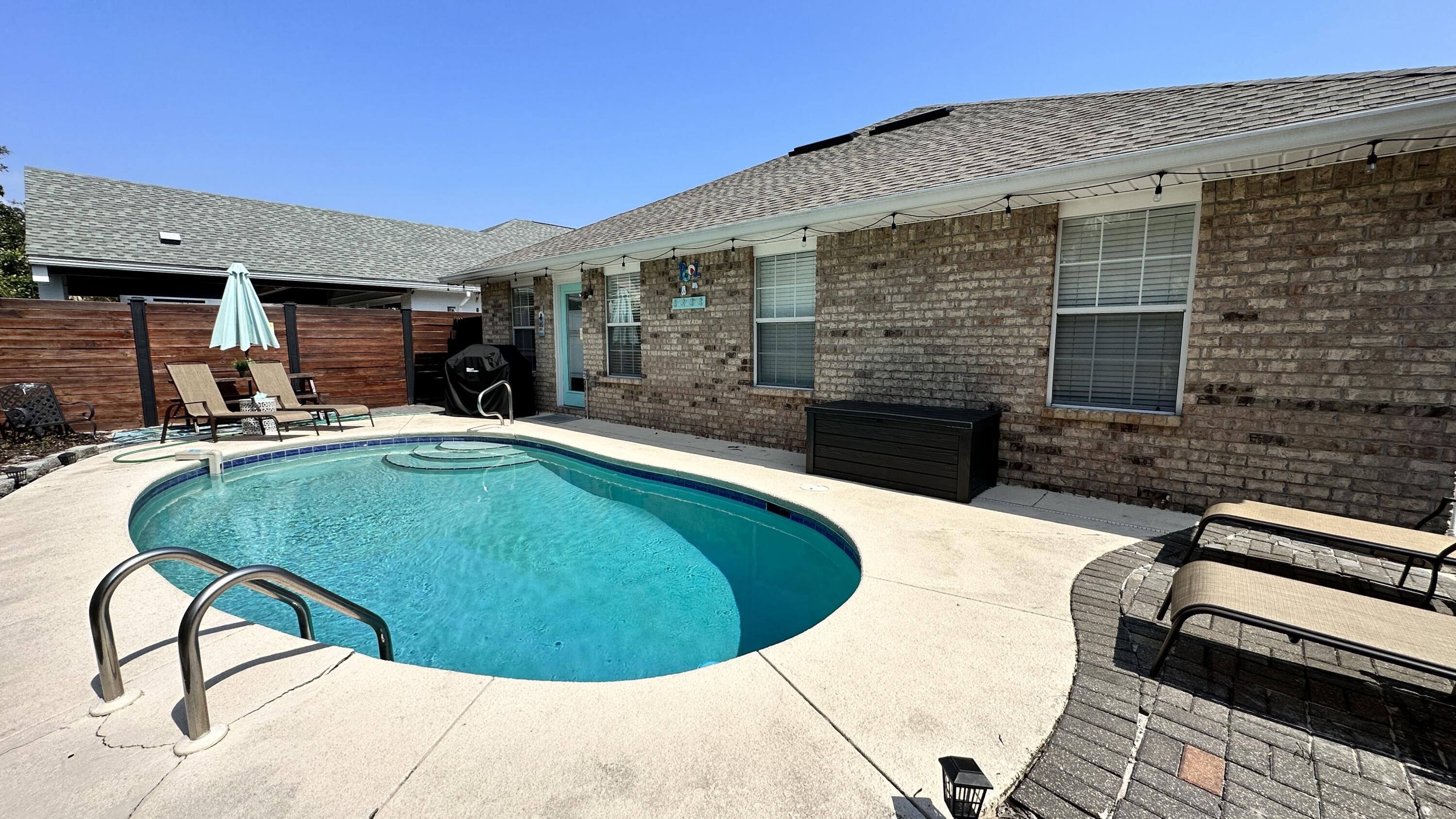 PARADISE RETREAT - Residential