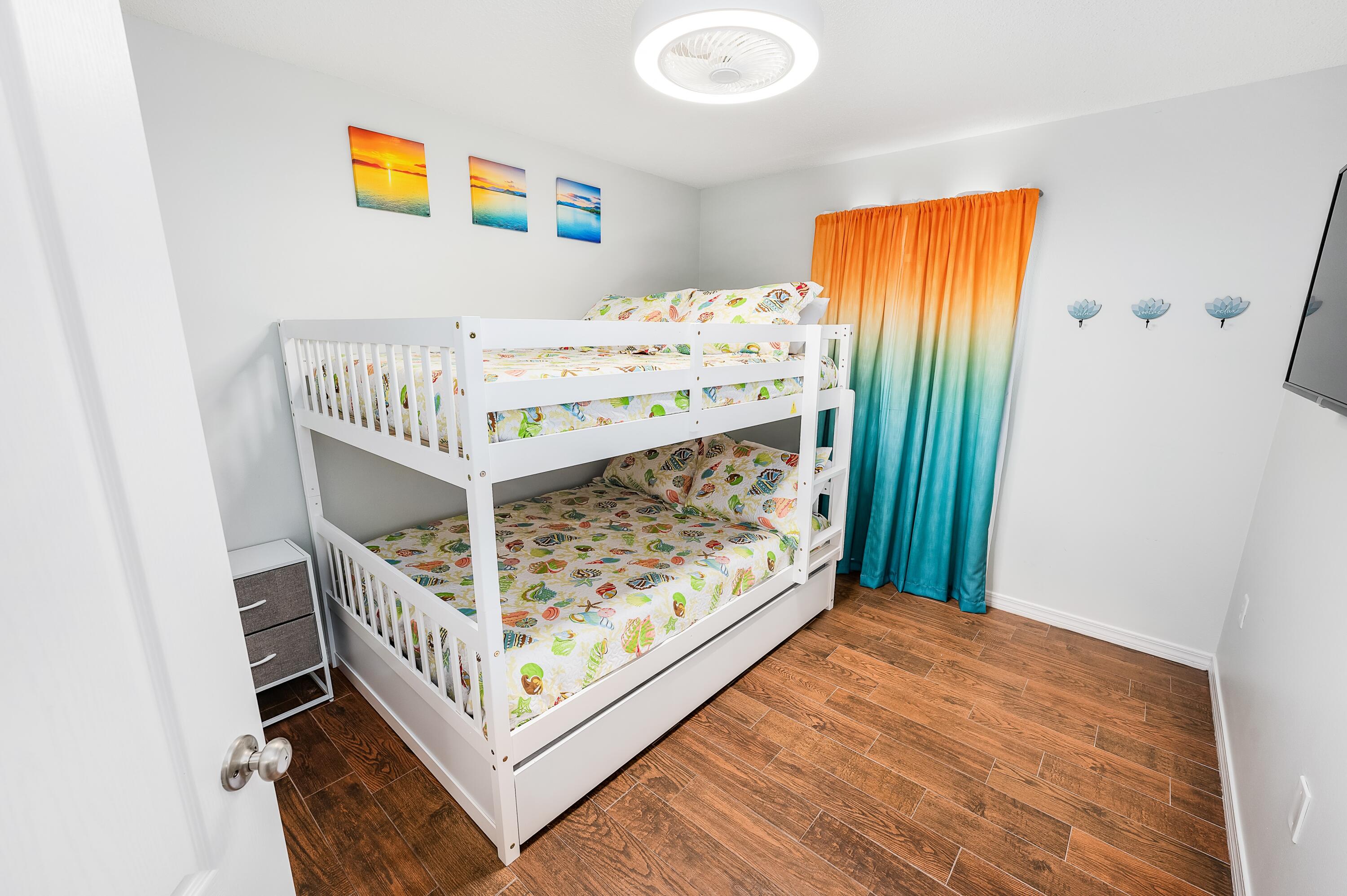 PARADISE RETREAT - Residential