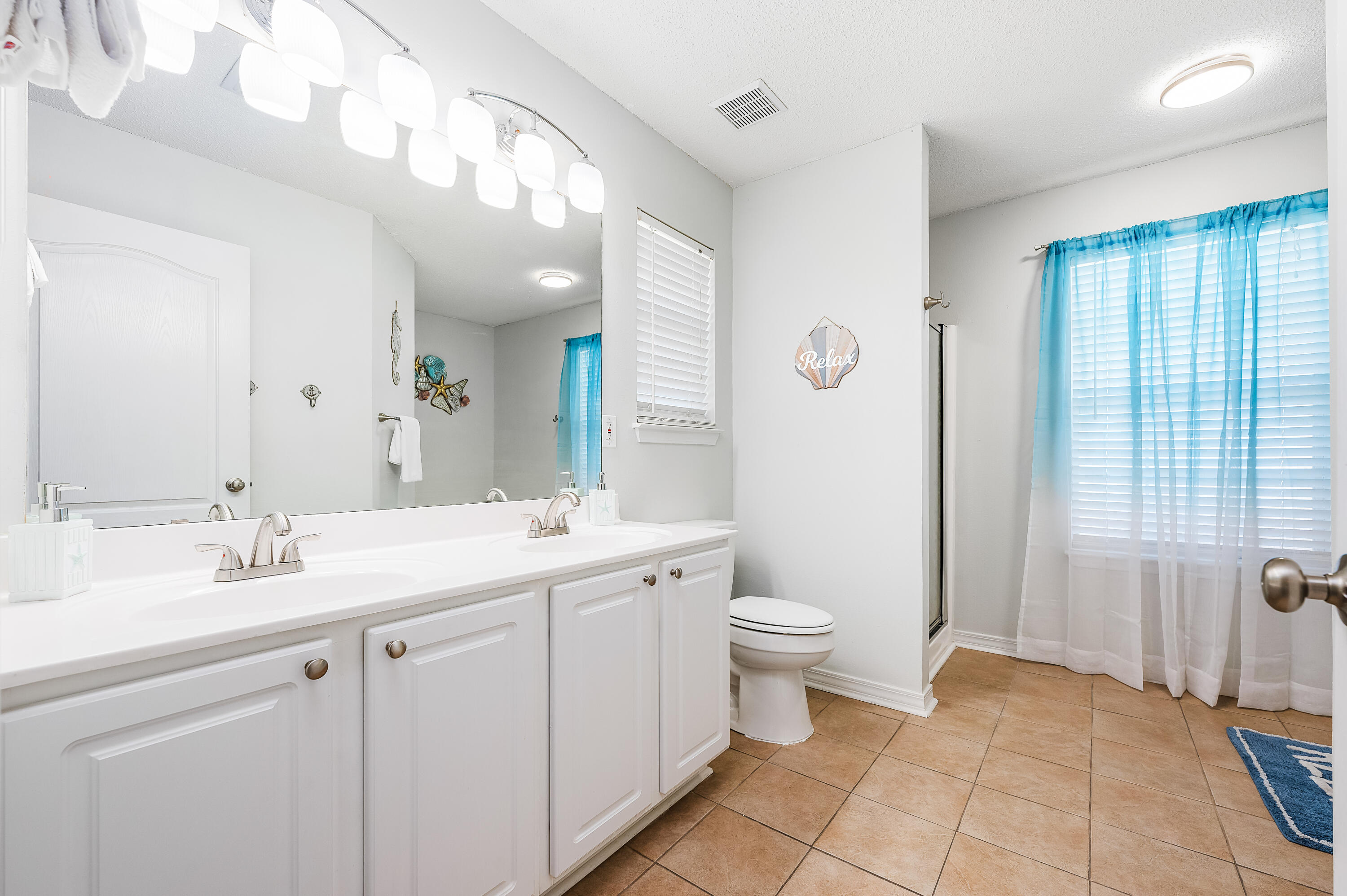 PARADISE RETREAT - Residential