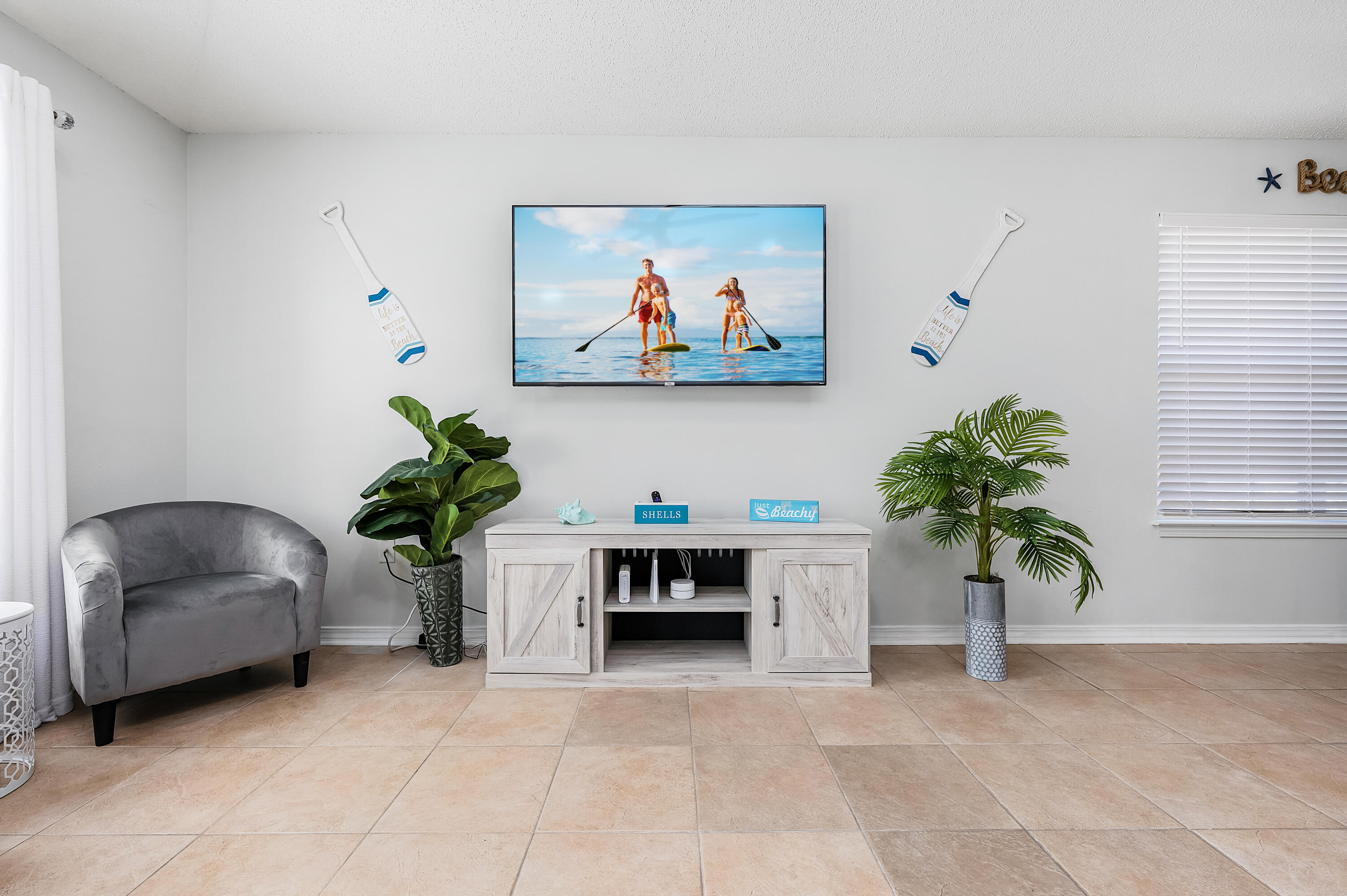 PARADISE RETREAT - Residential