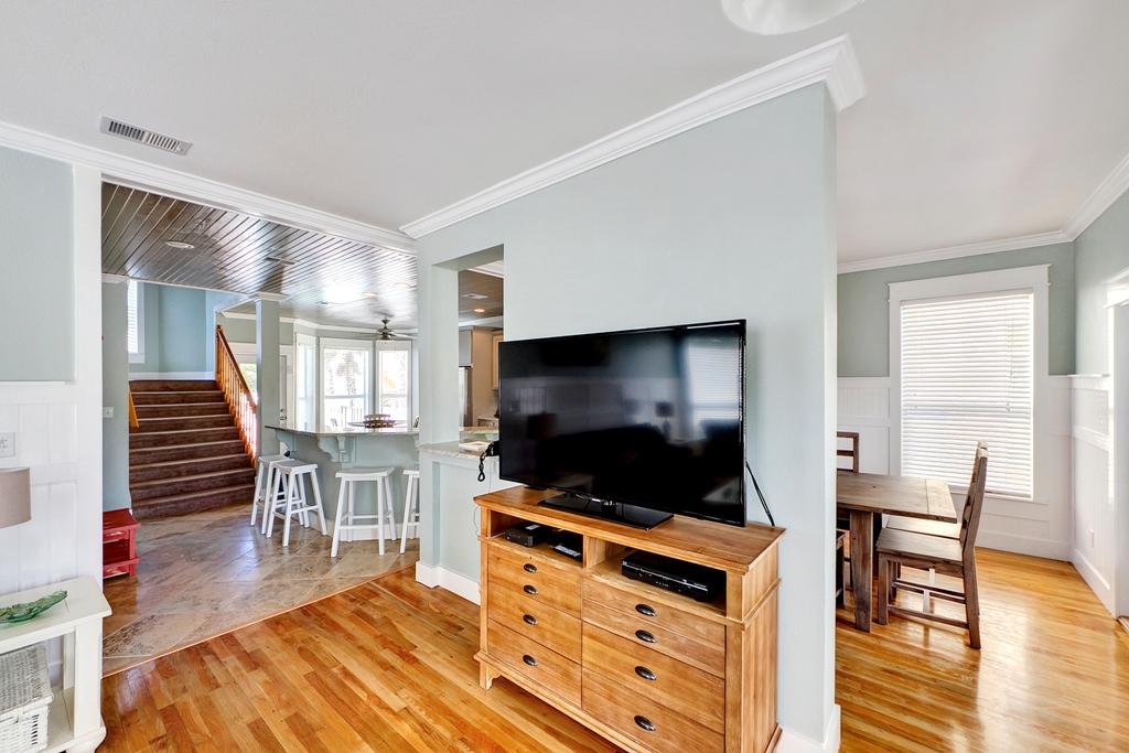 CRYSTAL BEACH - Residential