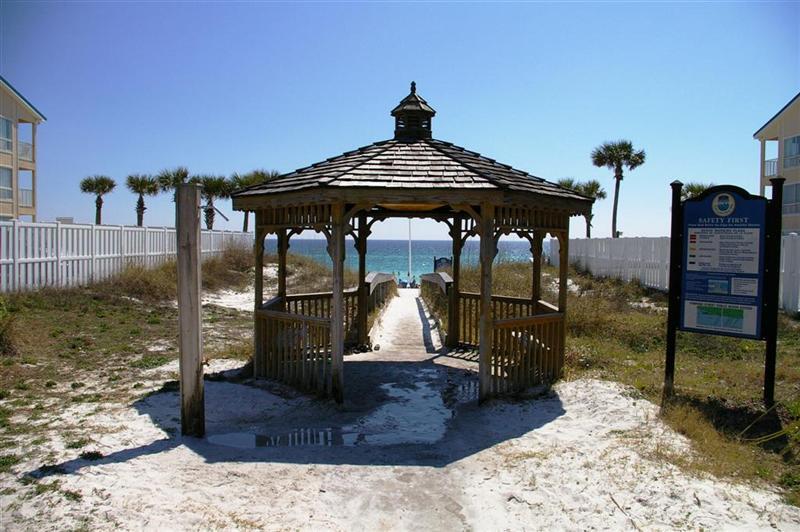 VILLAGES OF CRYSTAL BEACH - Residential