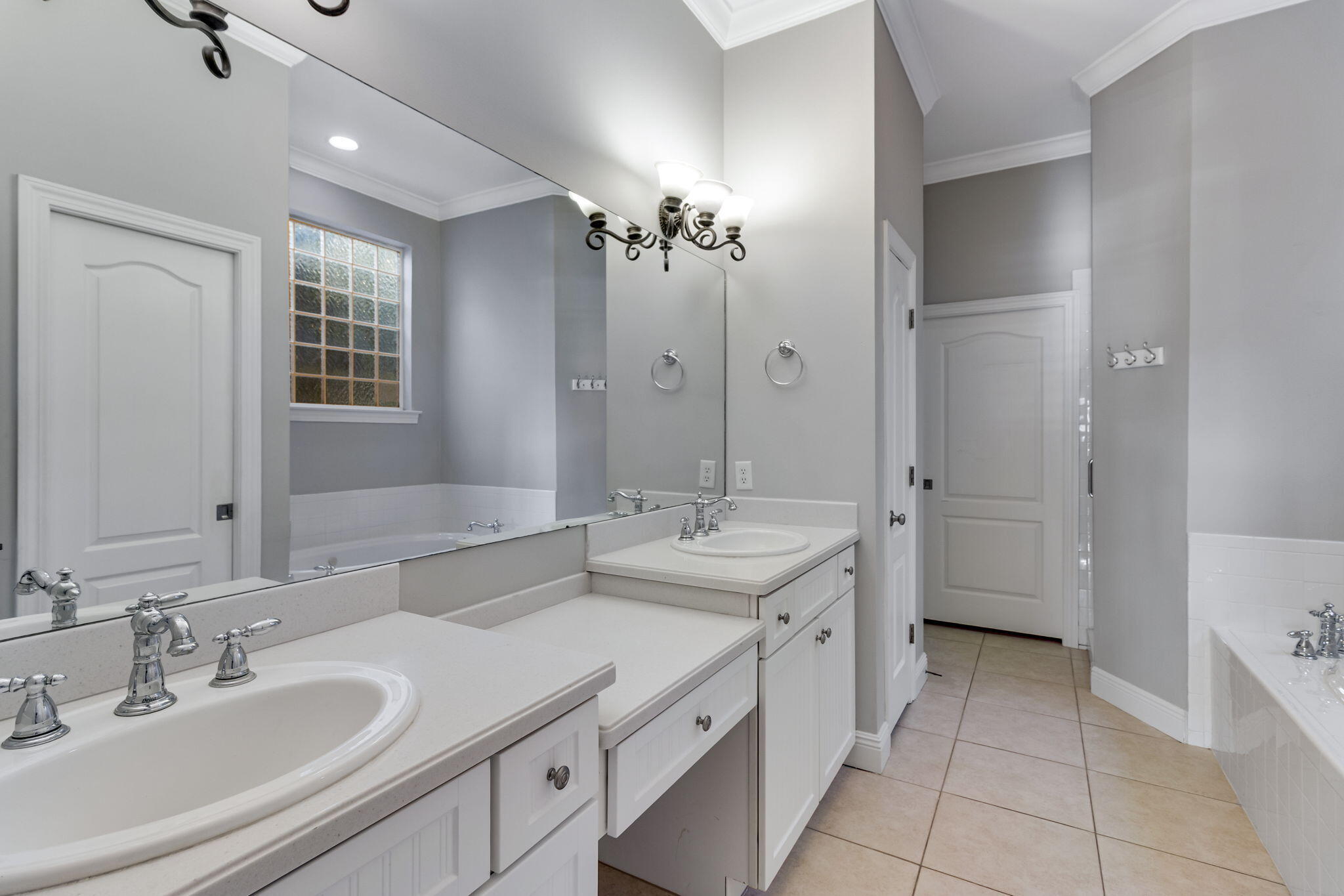 EMERALD BAY PH 1A - Residential Lease