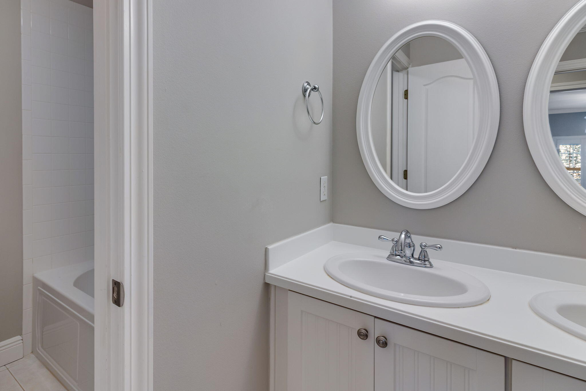 EMERALD BAY PH 1A - Residential Lease