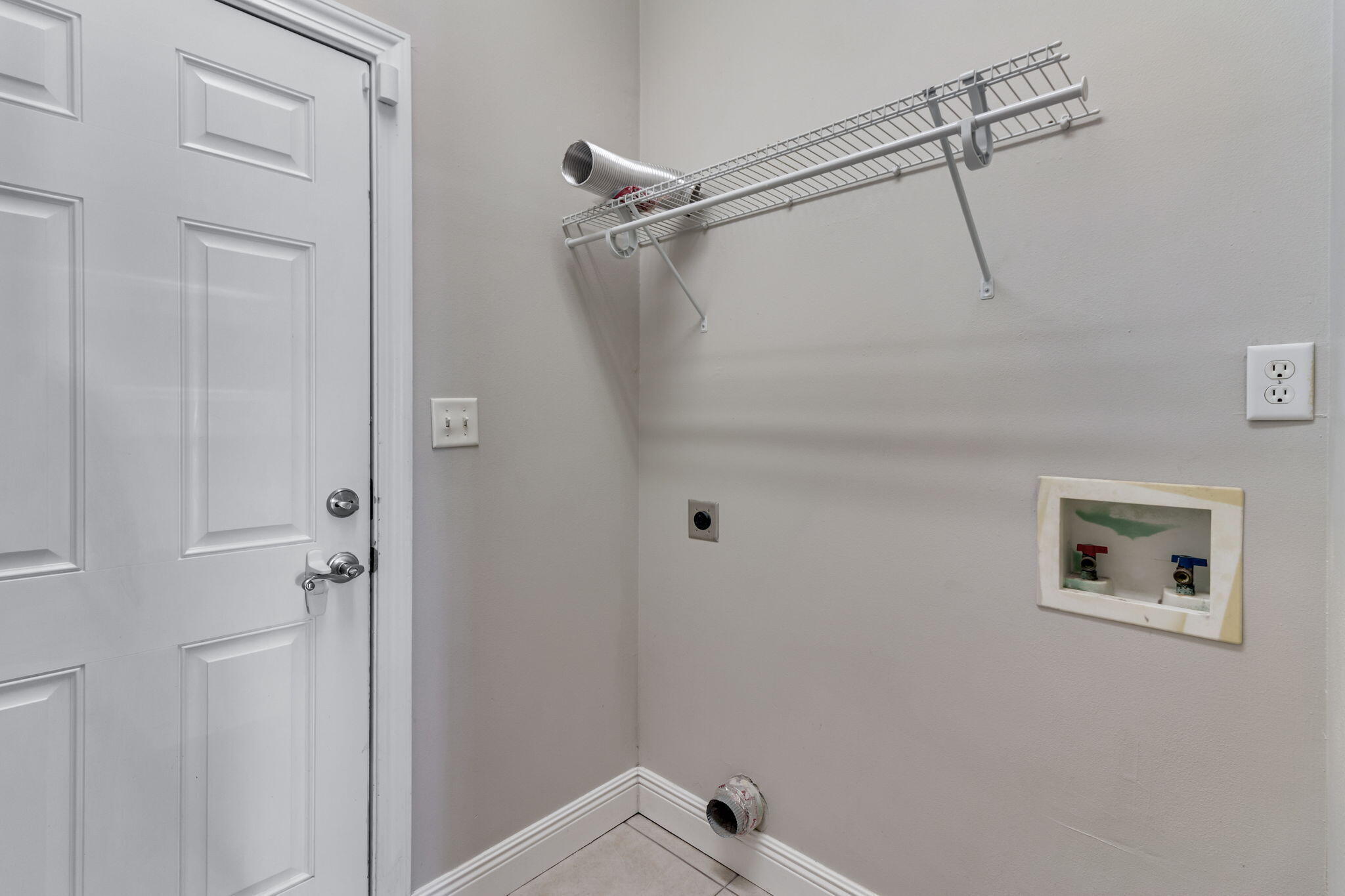 EMERALD BAY PH 1A - Residential Lease