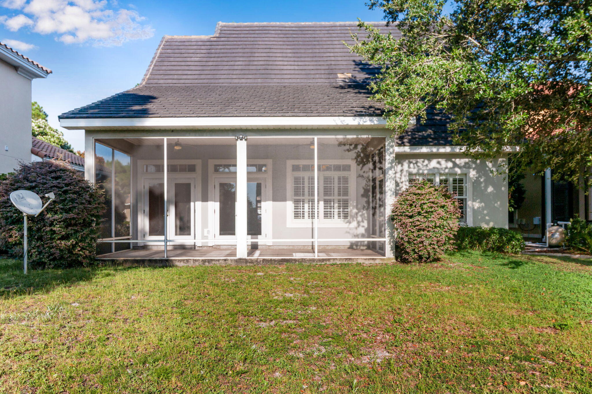 EMERALD BAY PH 1A - Residential Lease