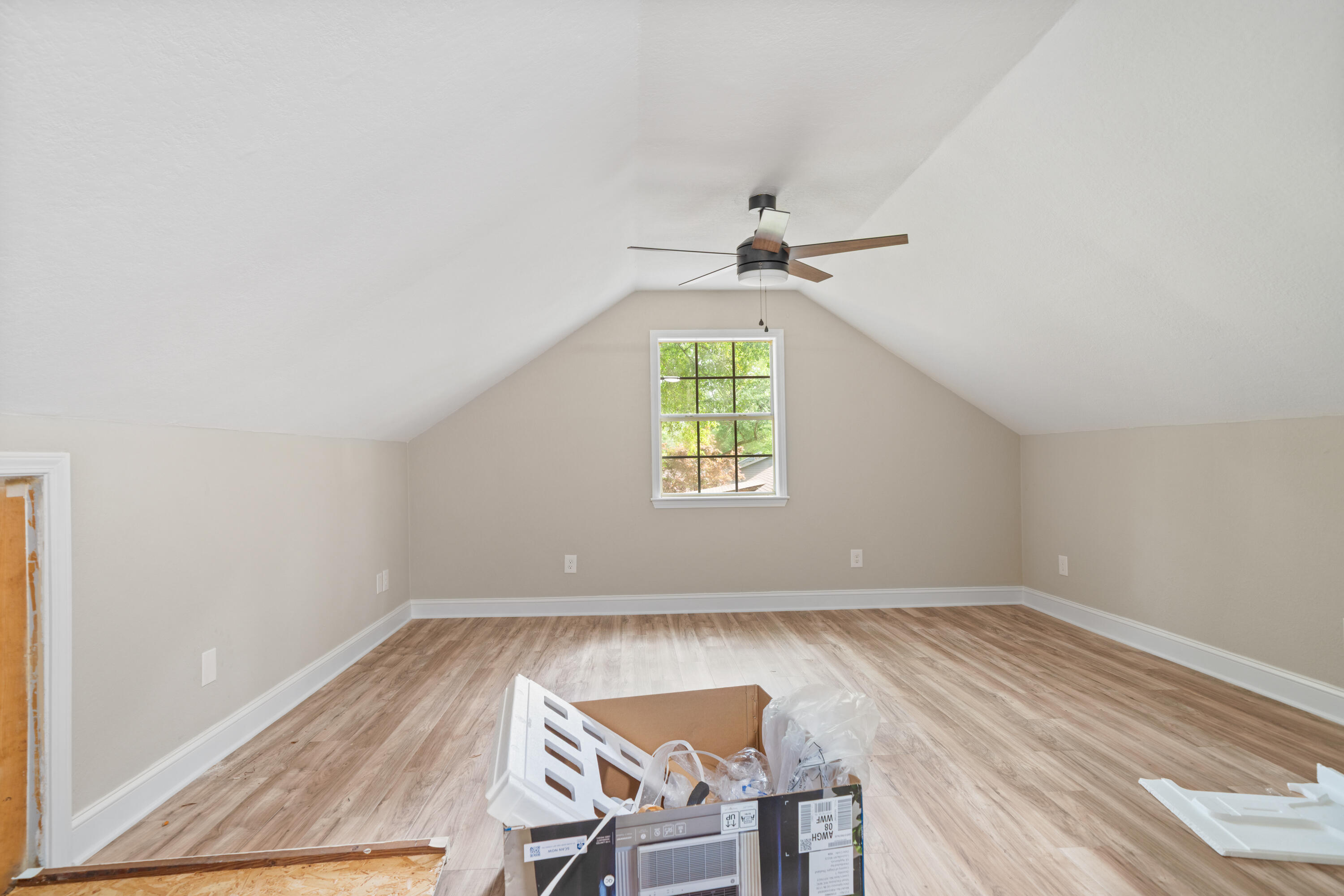 CREEKSIDE ESTATES - Residential