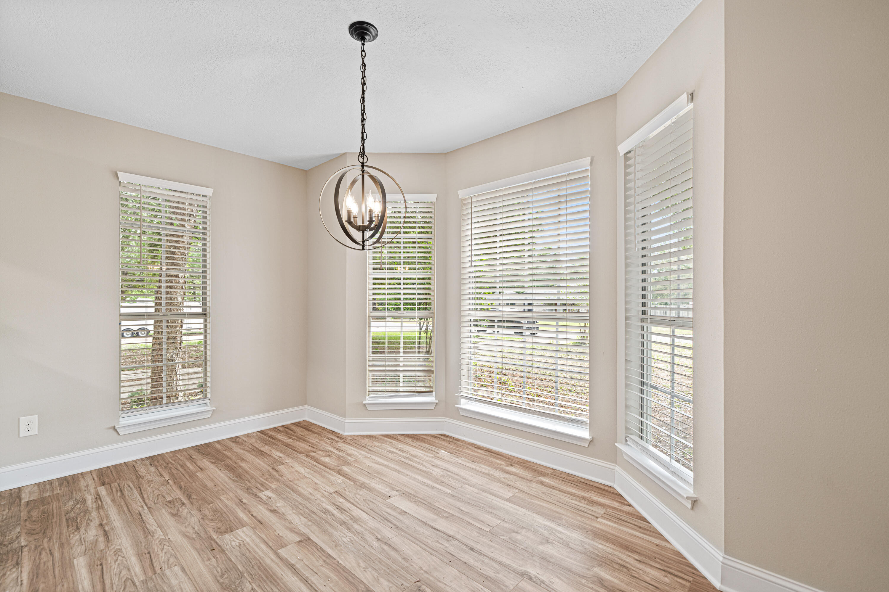 CREEKSIDE ESTATES - Residential