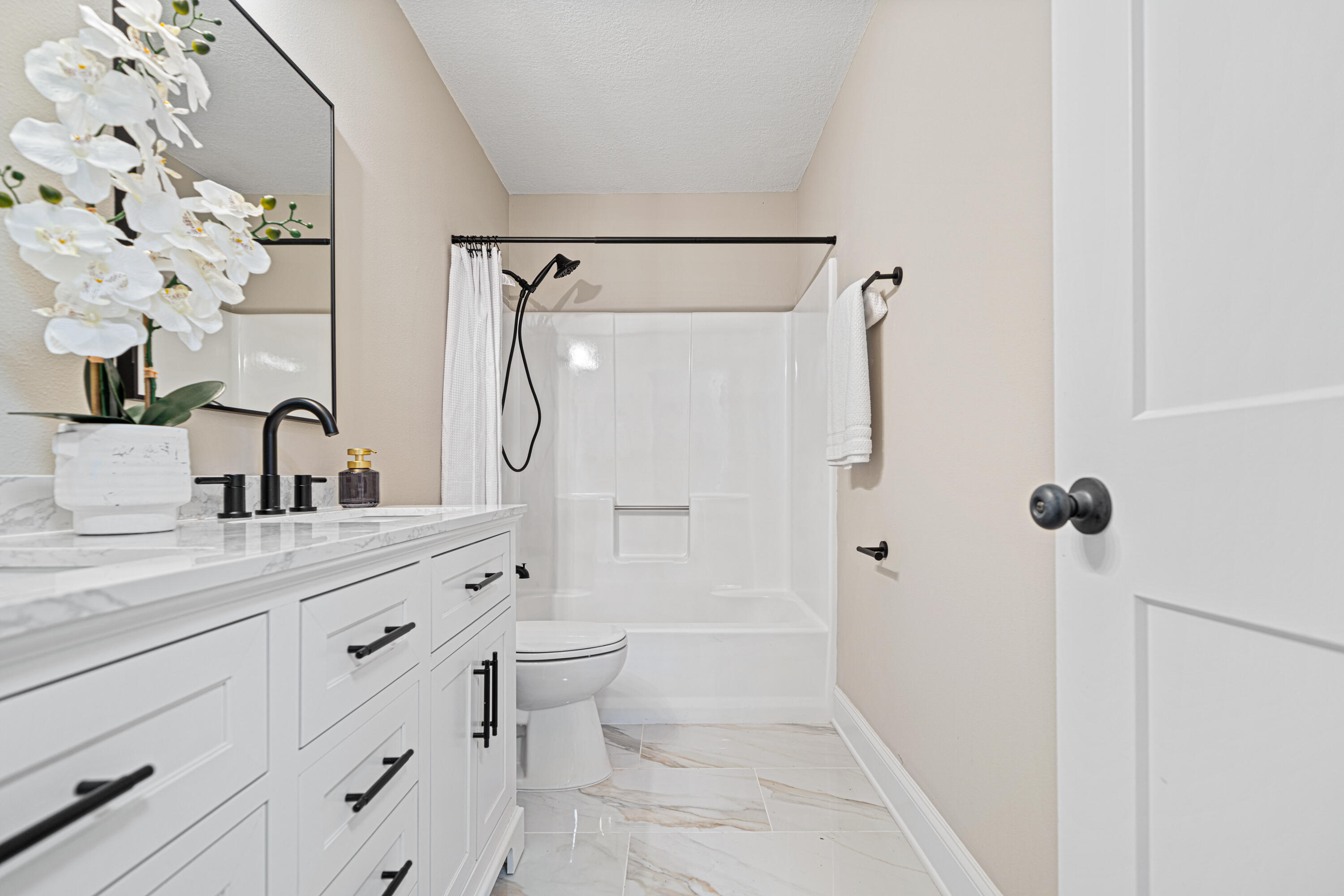 CREEKSIDE ESTATES - Residential