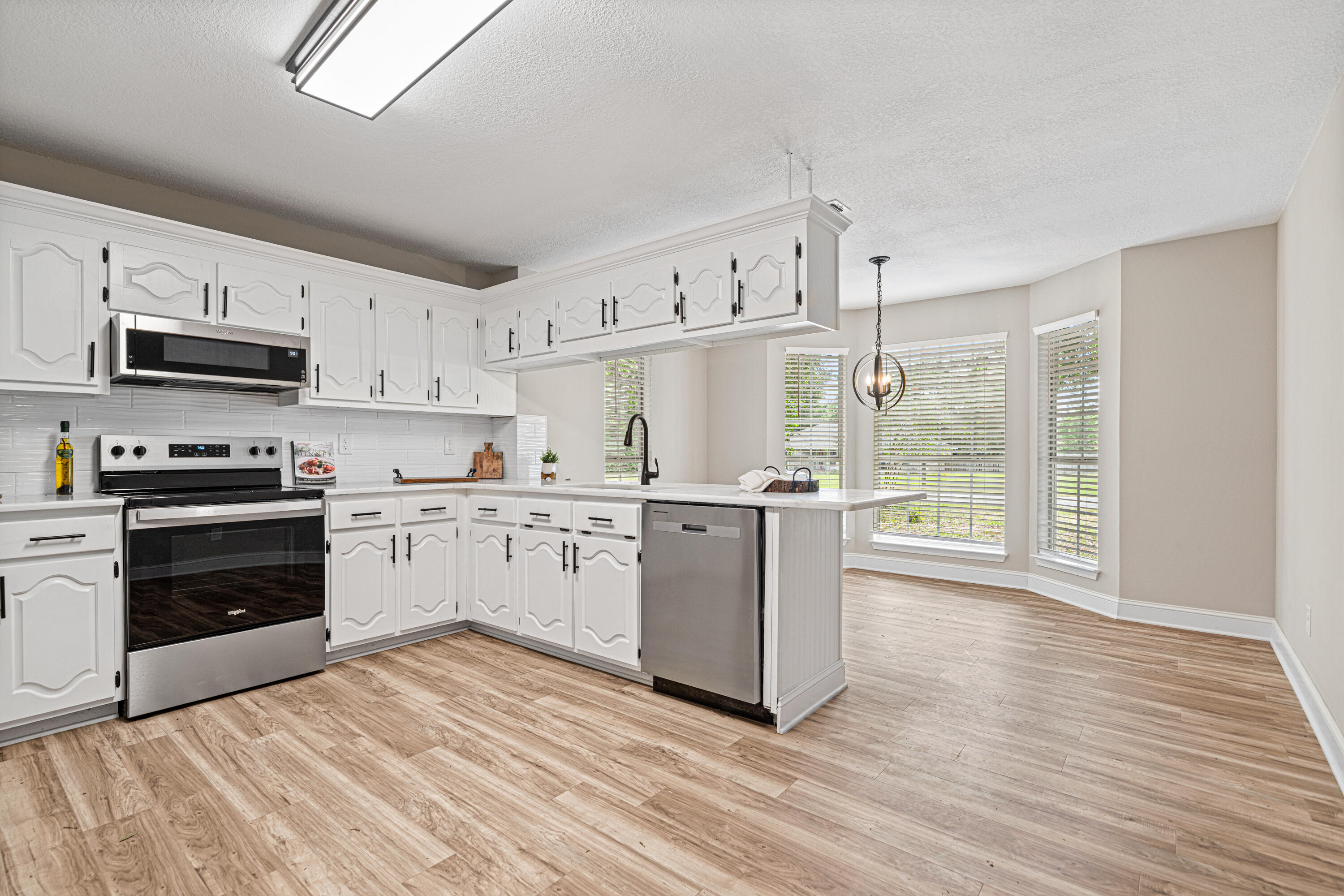 CREEKSIDE ESTATES - Residential