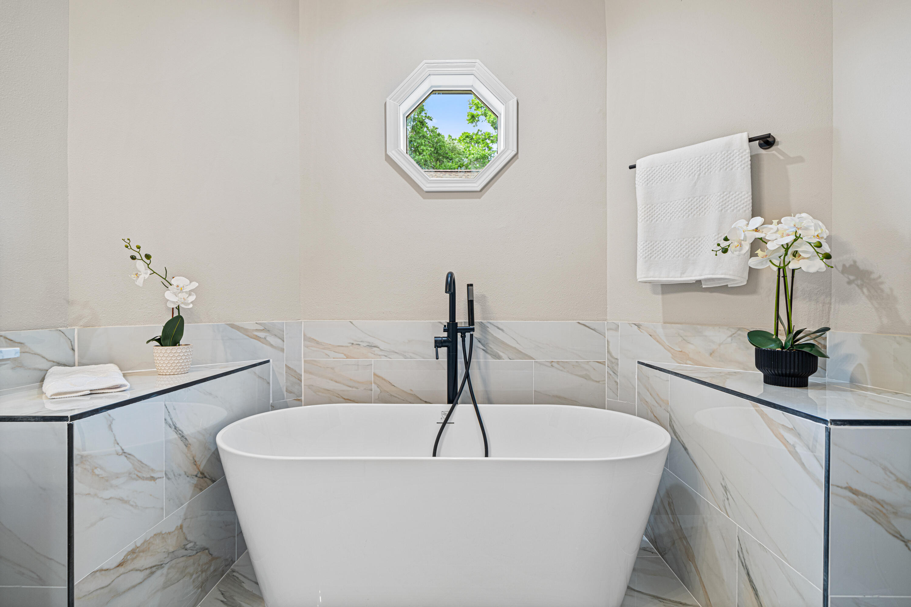 CREEKSIDE ESTATES - Residential