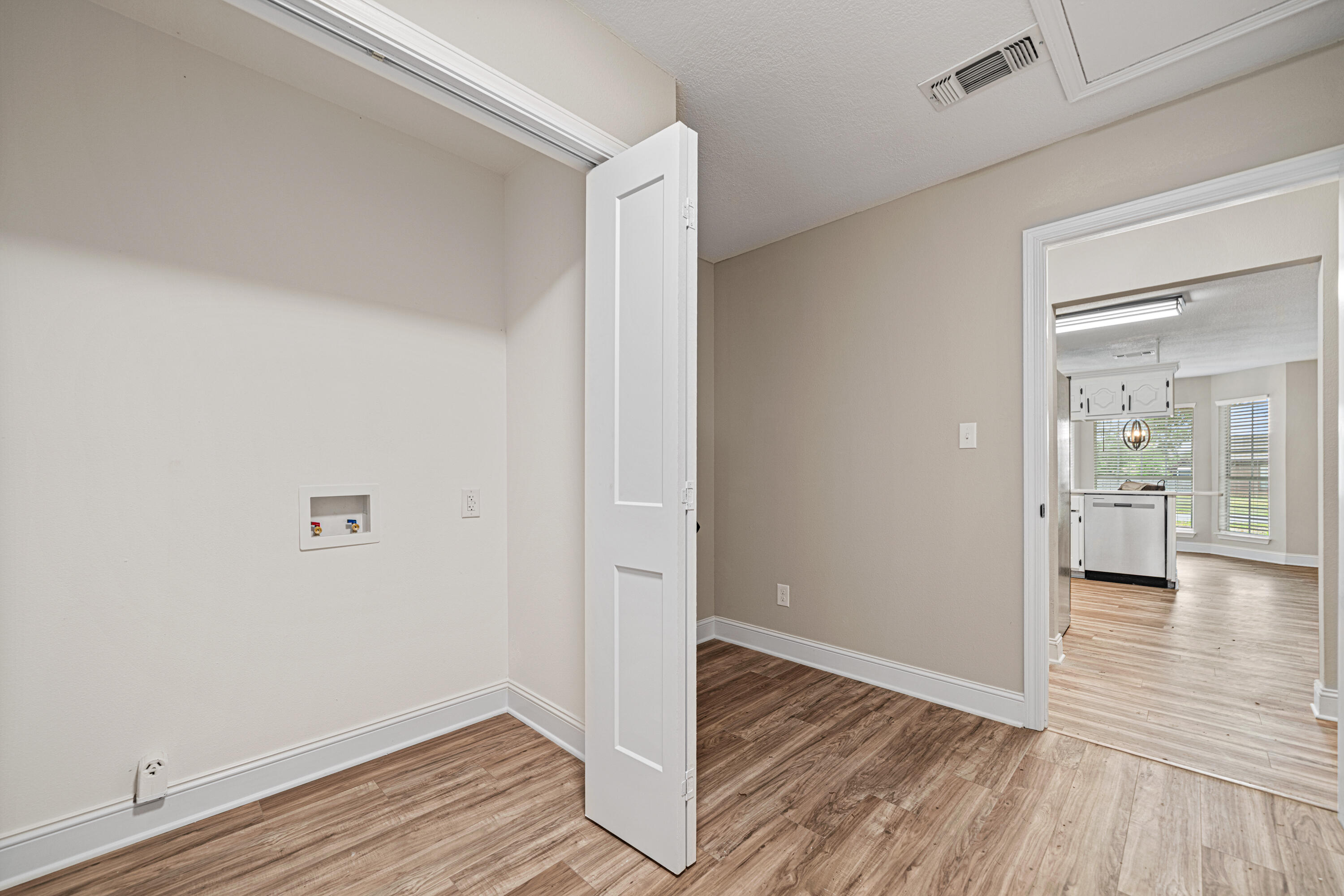 CREEKSIDE ESTATES - Residential