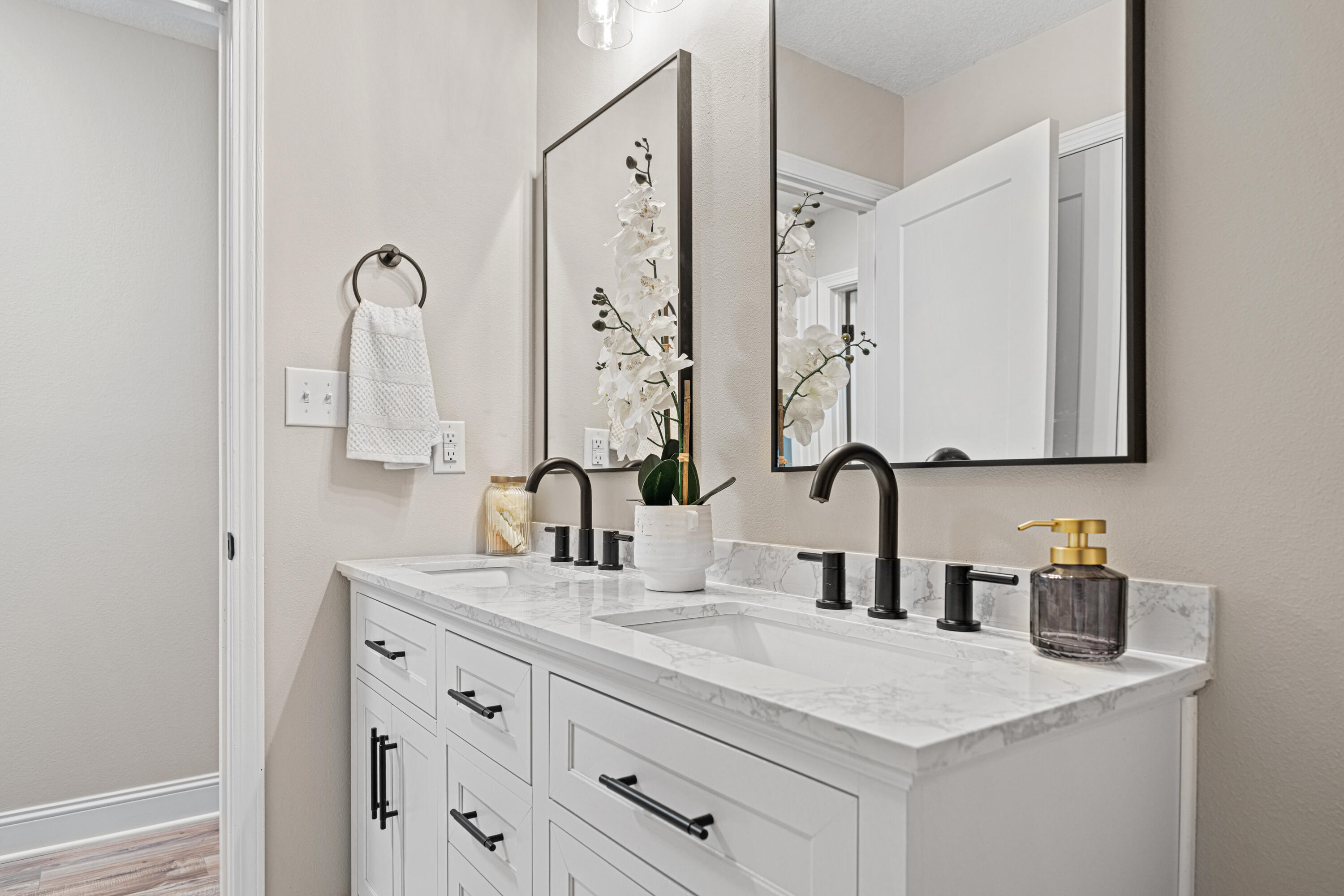 CREEKSIDE ESTATES - Residential