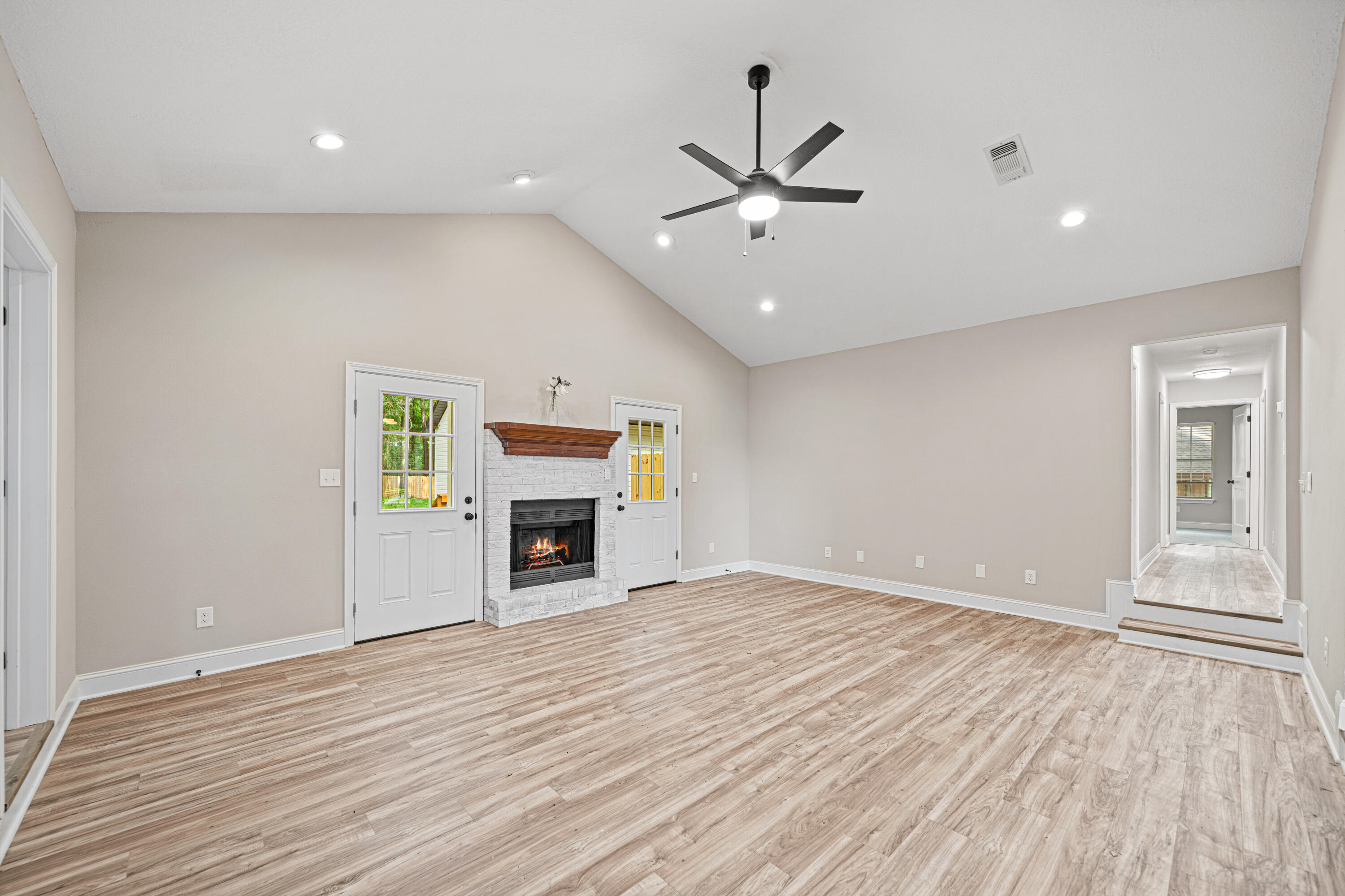 CREEKSIDE ESTATES - Residential