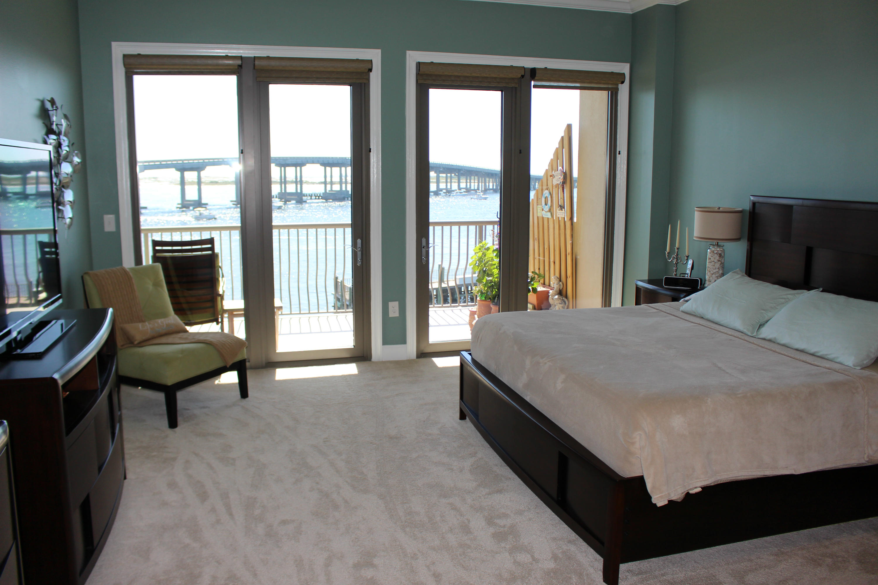 SIDES MORENO POINT WEST - Residential