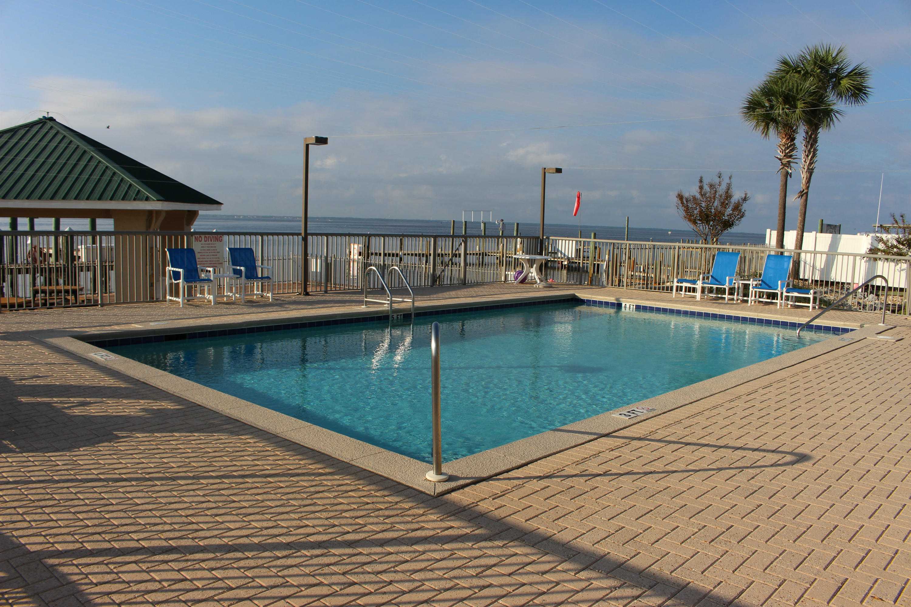 SIDES MORENO POINT WEST - Residential