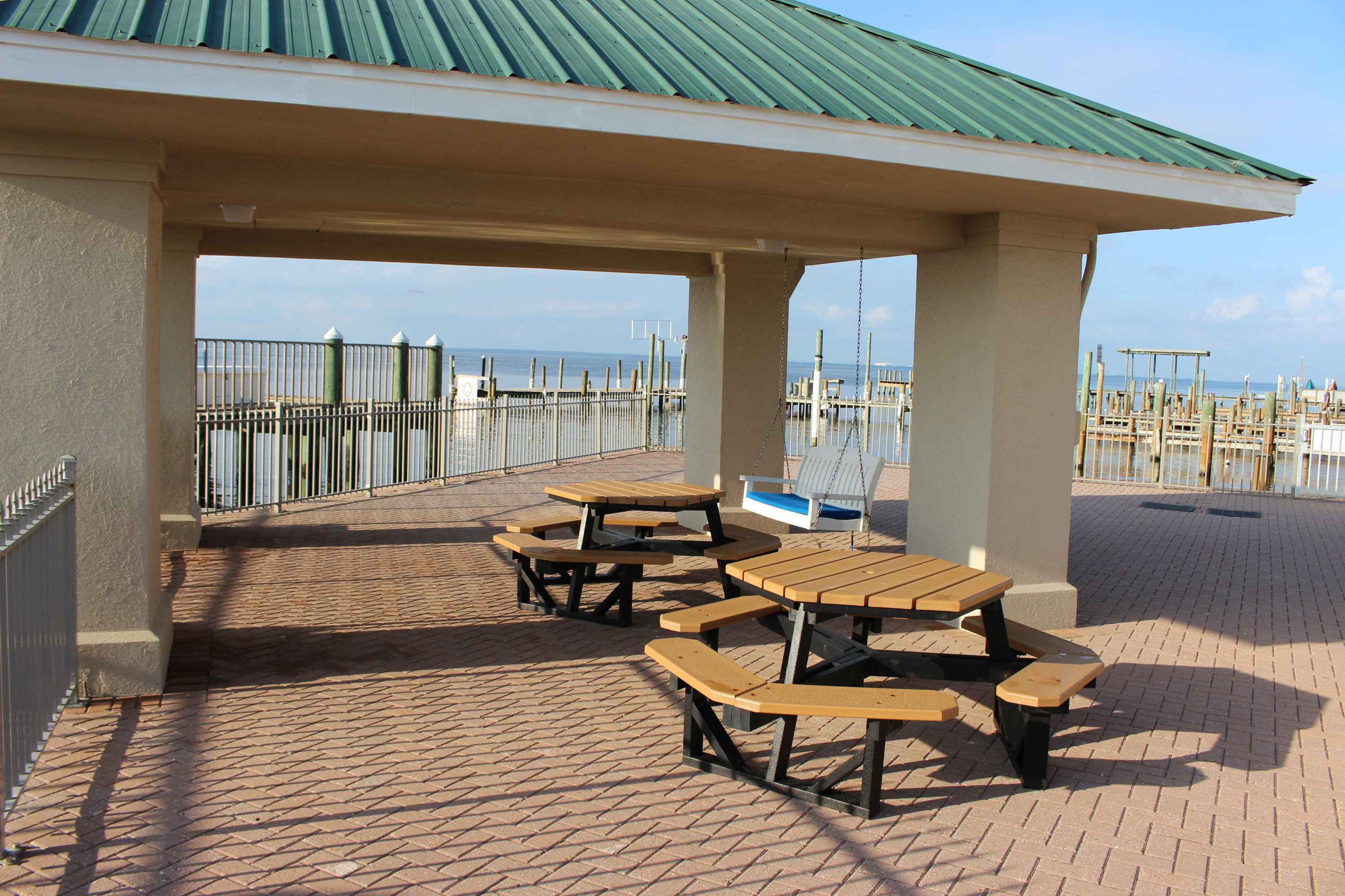 SIDES MORENO POINT WEST - Residential