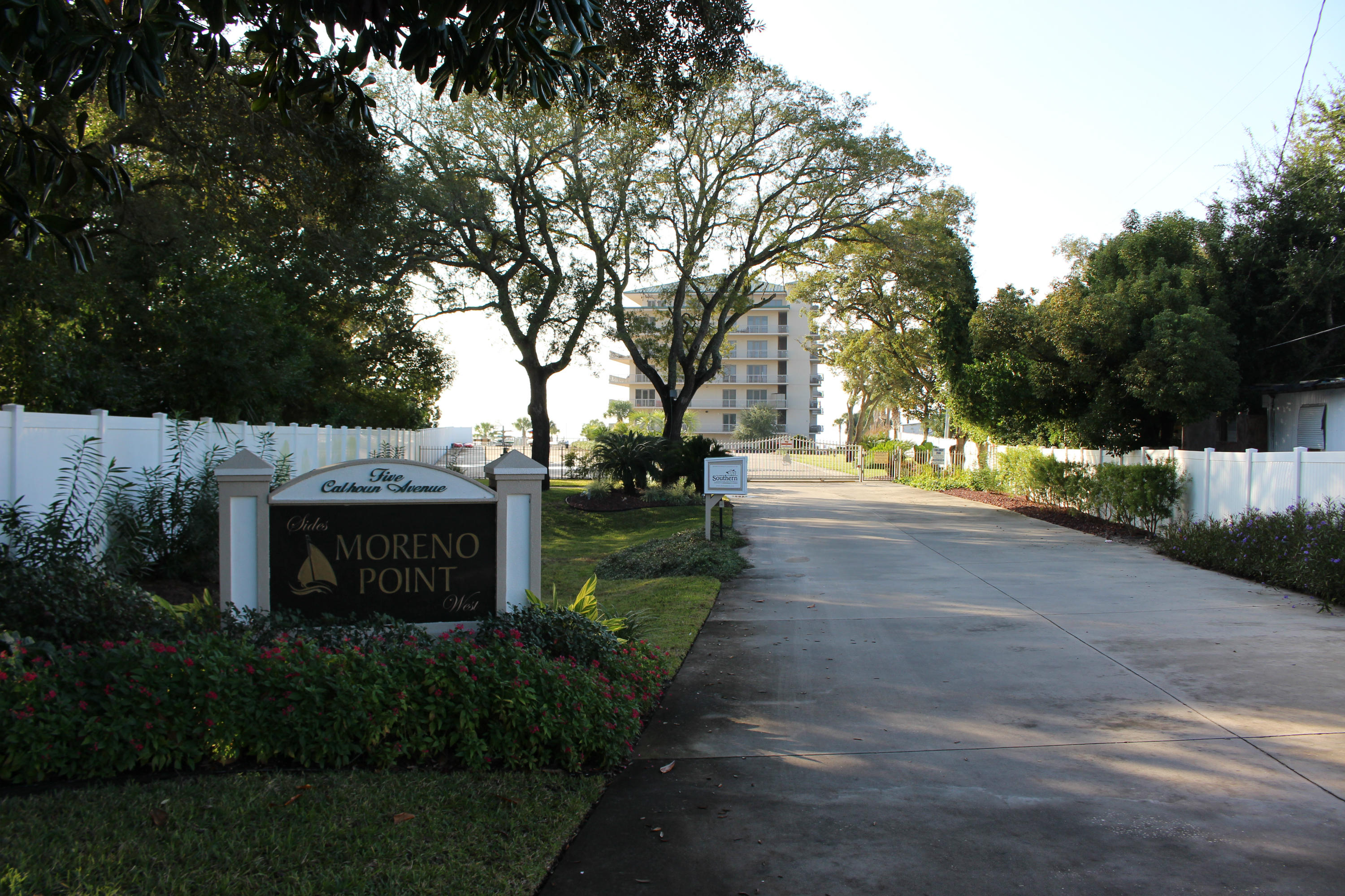 SIDES MORENO POINT WEST - Residential