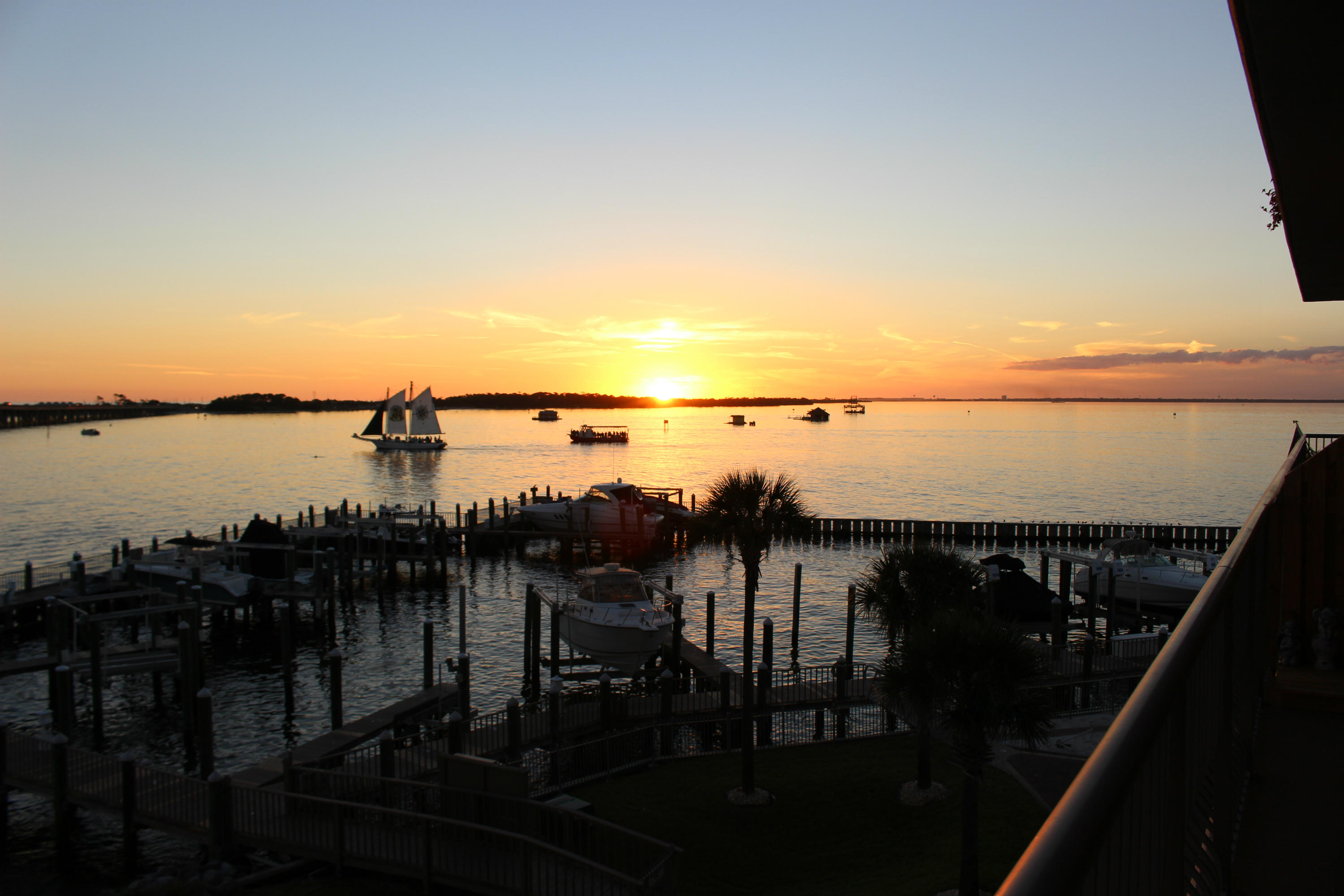 SIDES MORENO POINT WEST - Residential