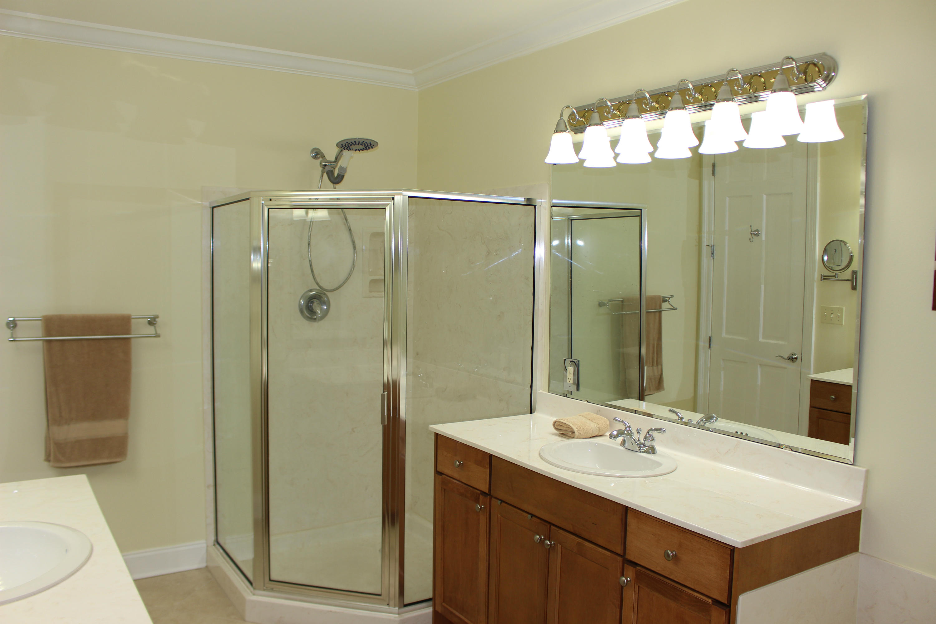 SIDES MORENO POINT WEST - Residential