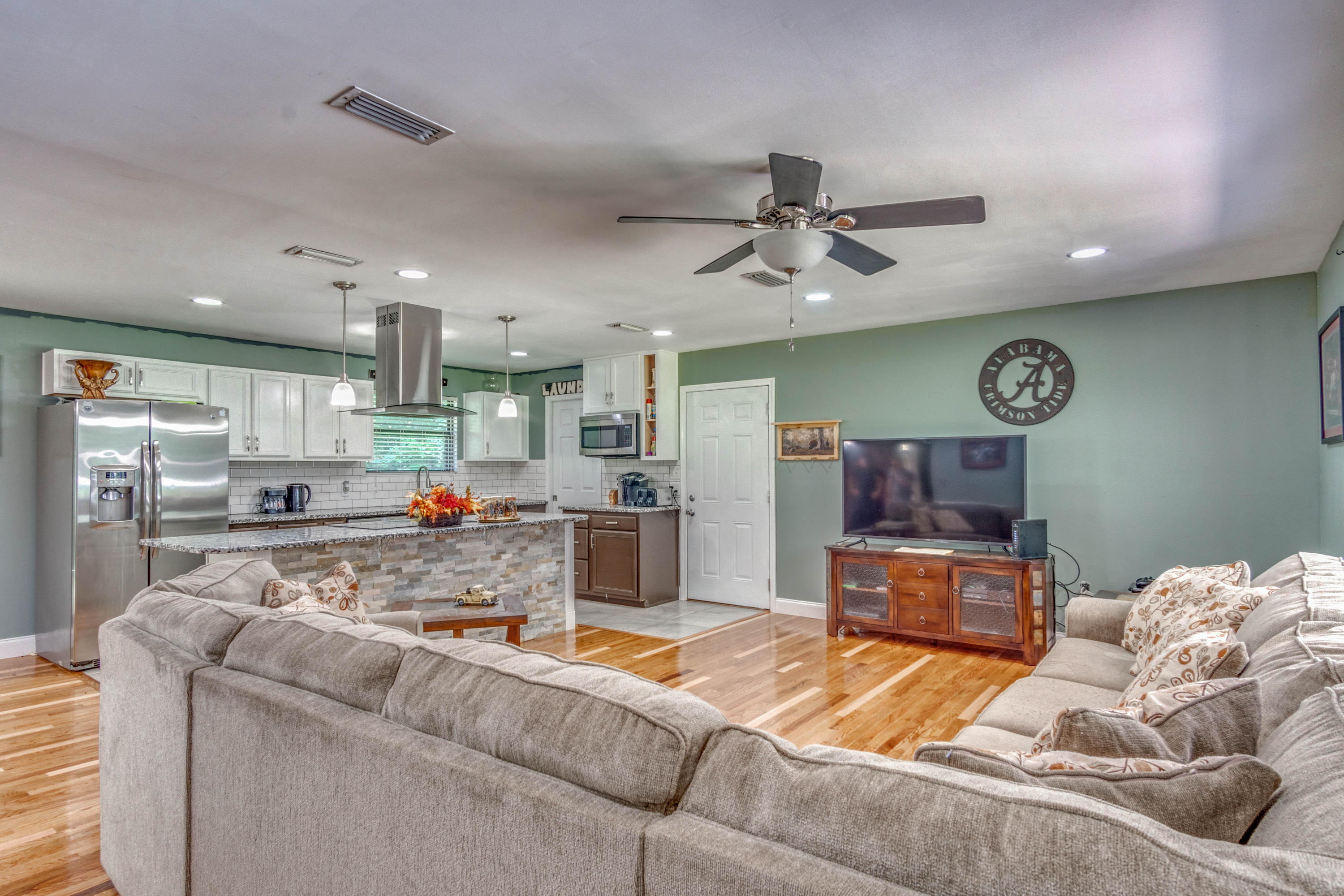 HOLLY HILLS - Residential