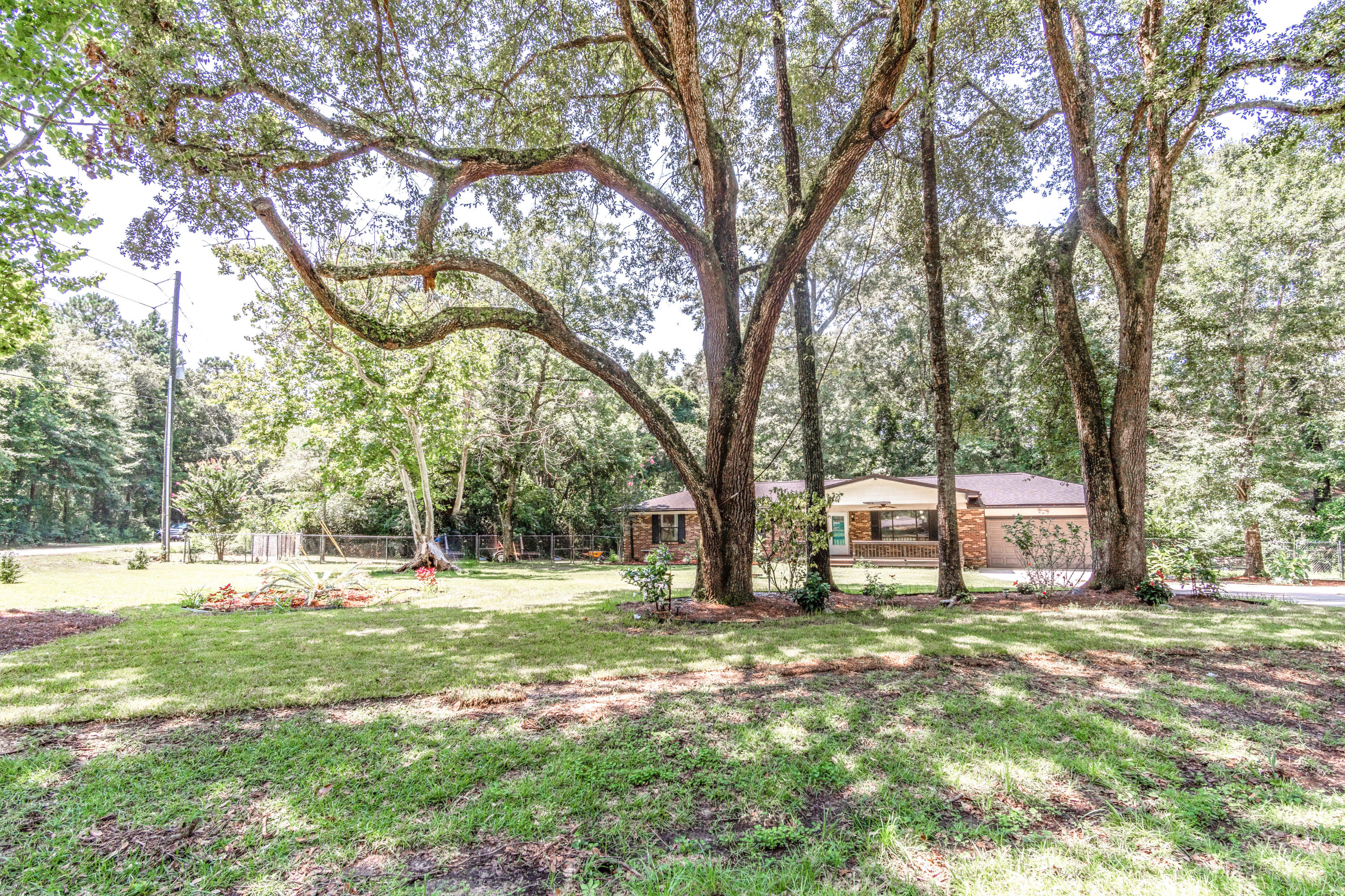 HOLLY HILLS - Residential