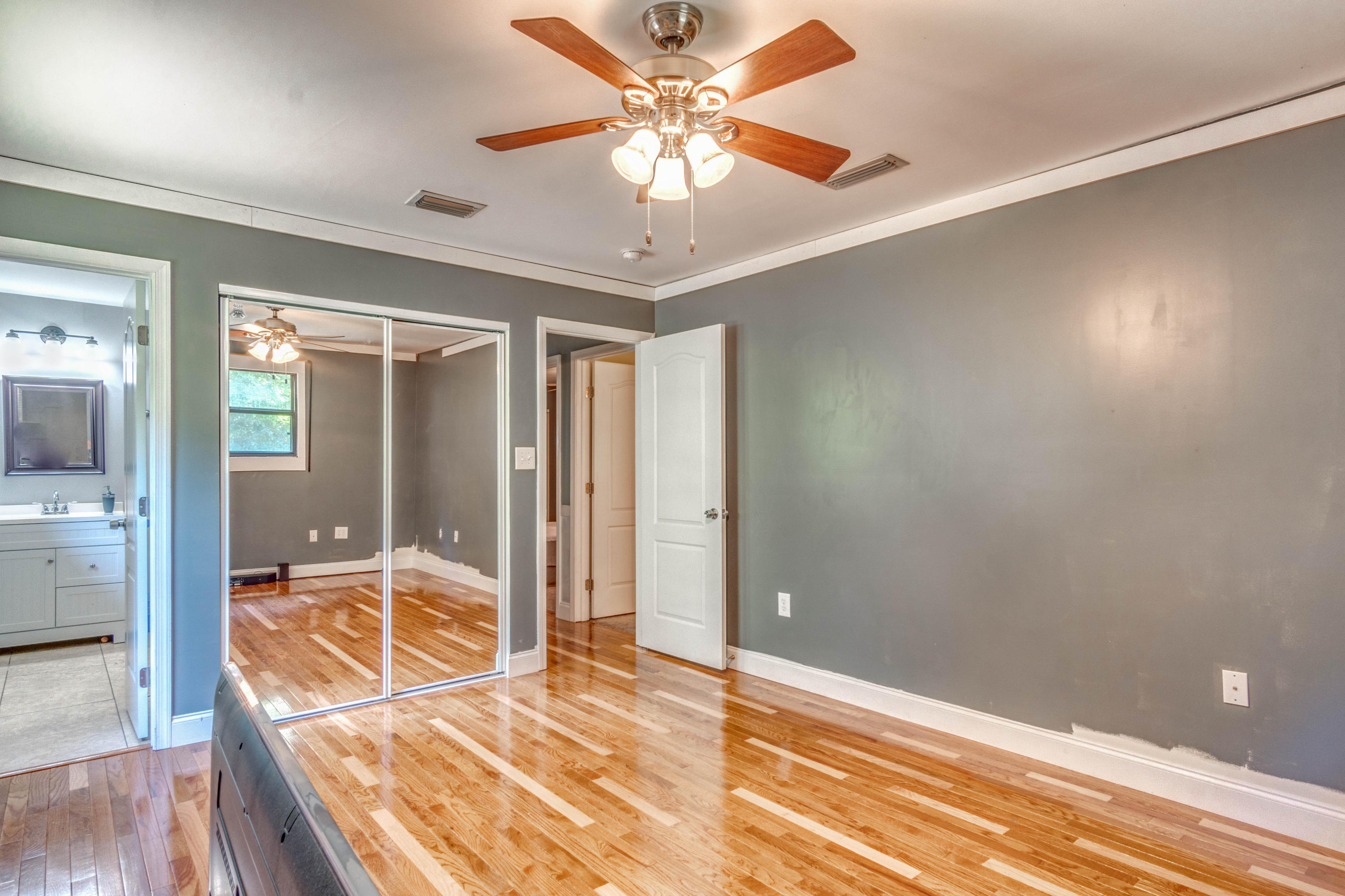 HOLLY HILLS - Residential