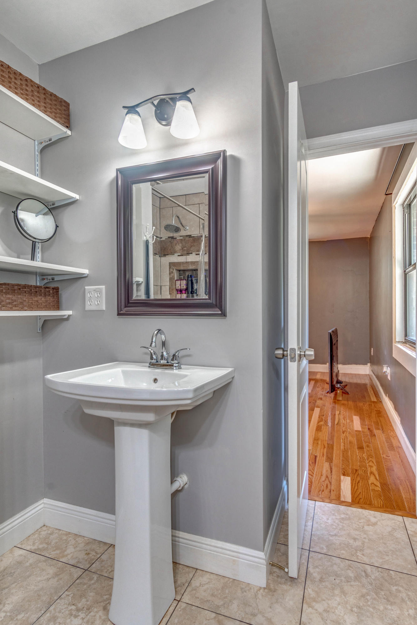 HOLLY HILLS - Residential