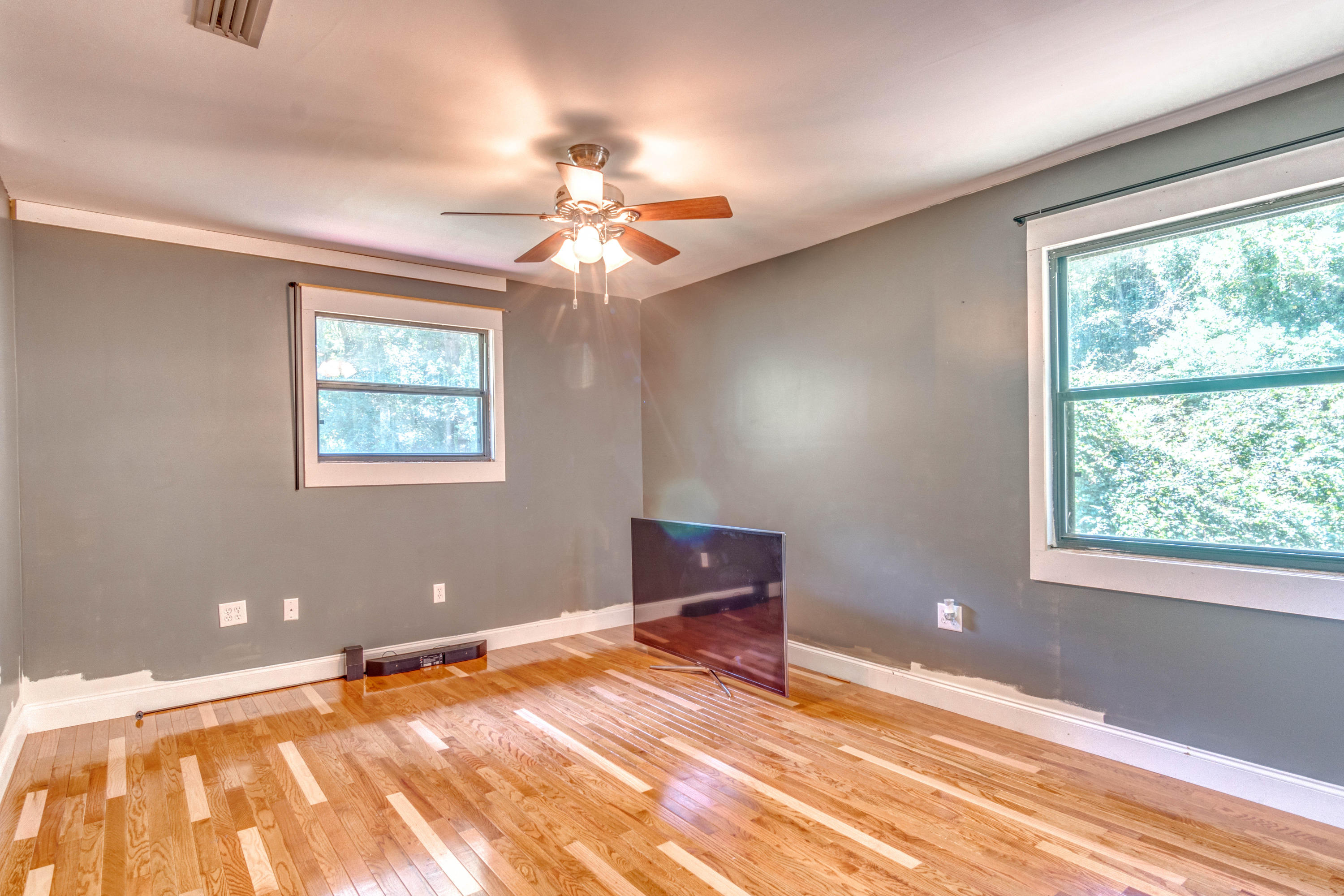 HOLLY HILLS - Residential