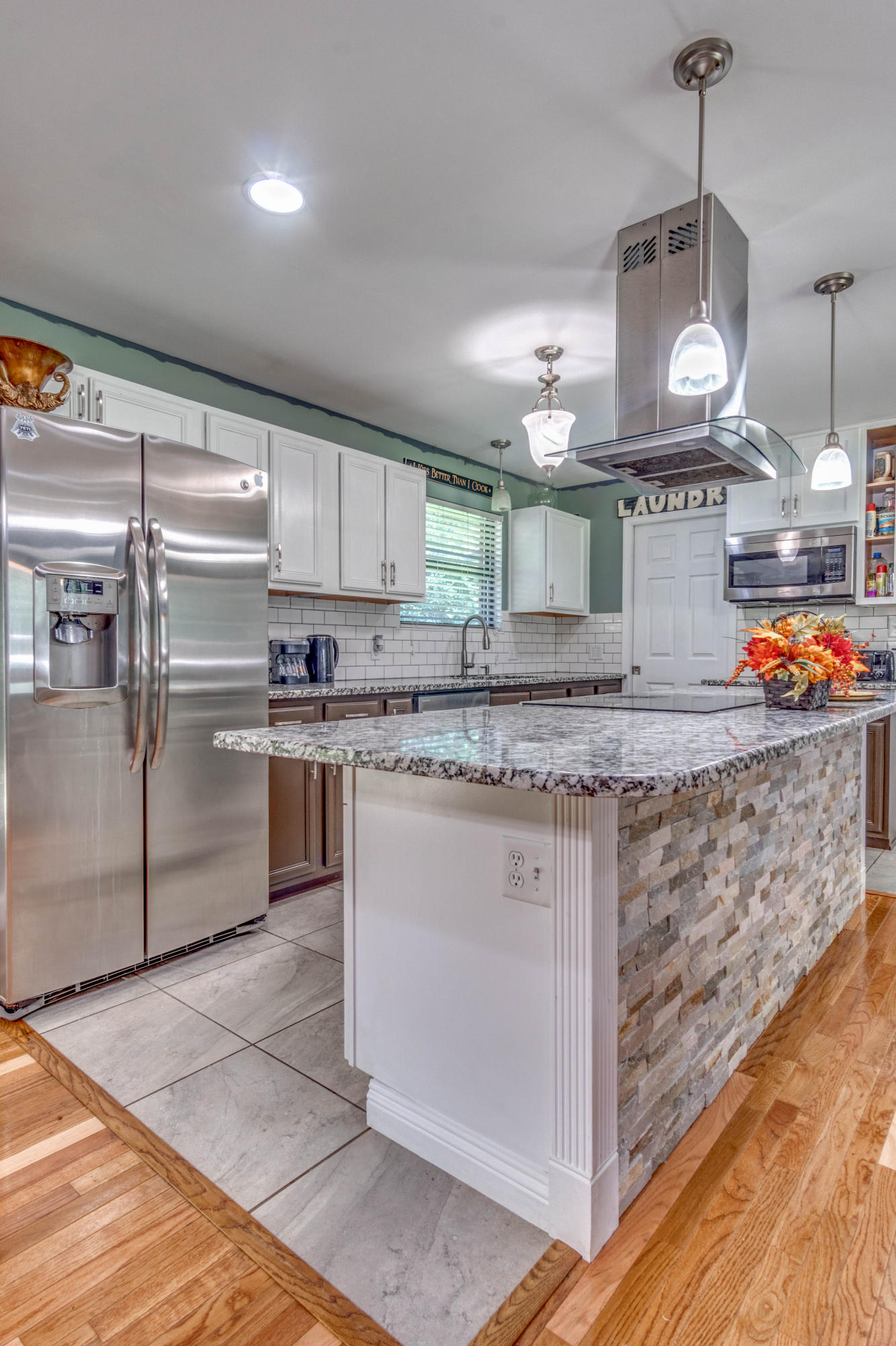 HOLLY HILLS - Residential