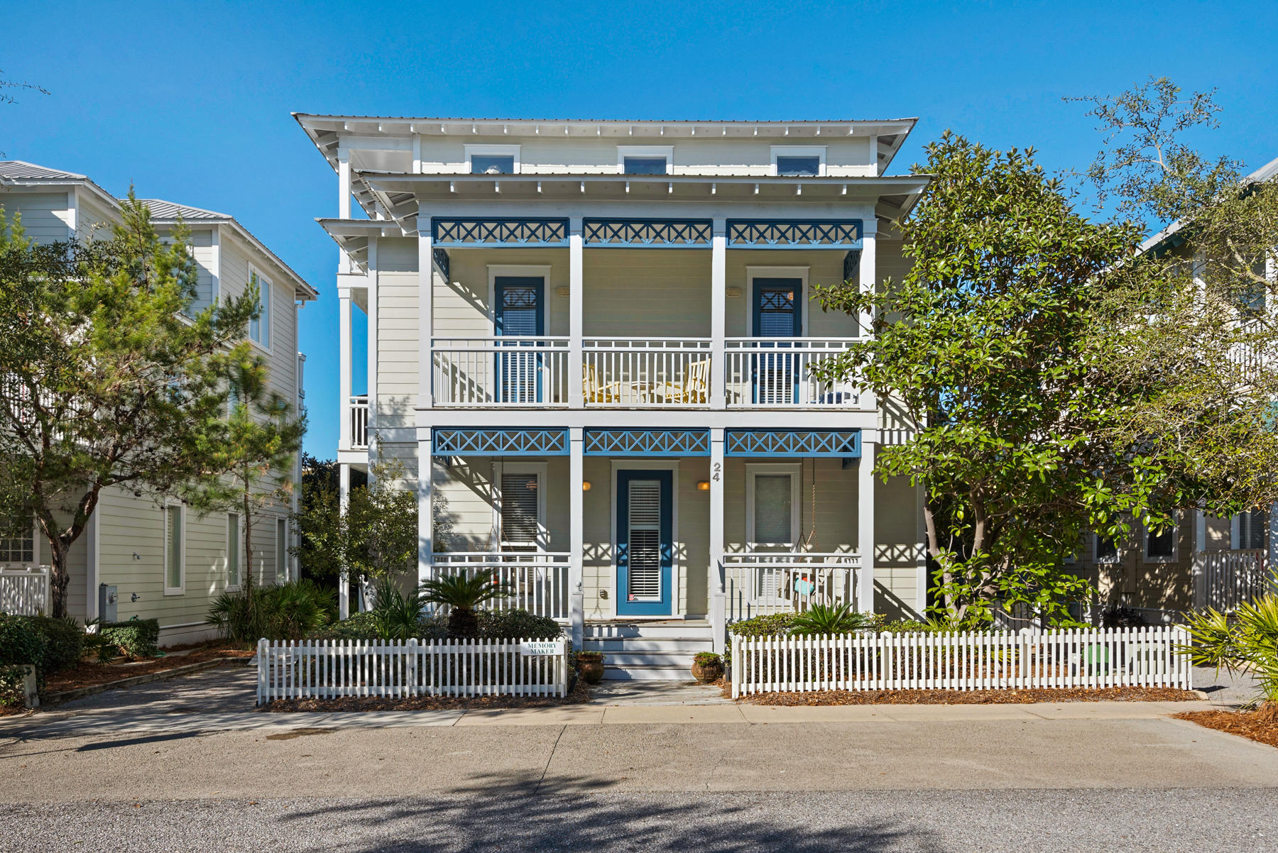 SUMMER'S EDGE - Residential