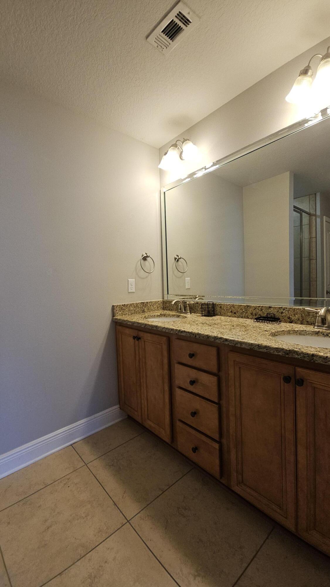 WATER OAKS T/H - Residential Lease