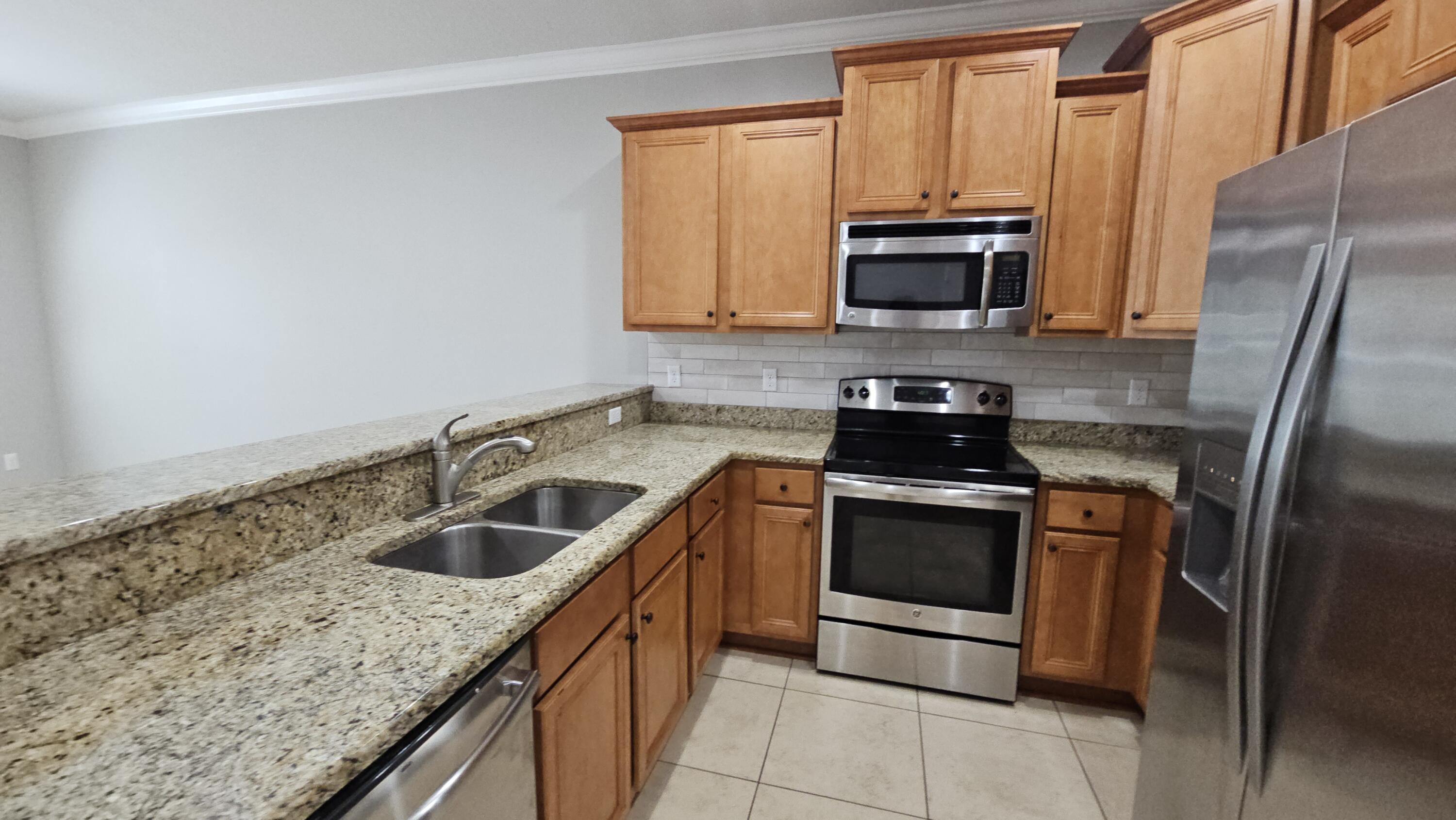 WATER OAKS T/H - Residential Lease