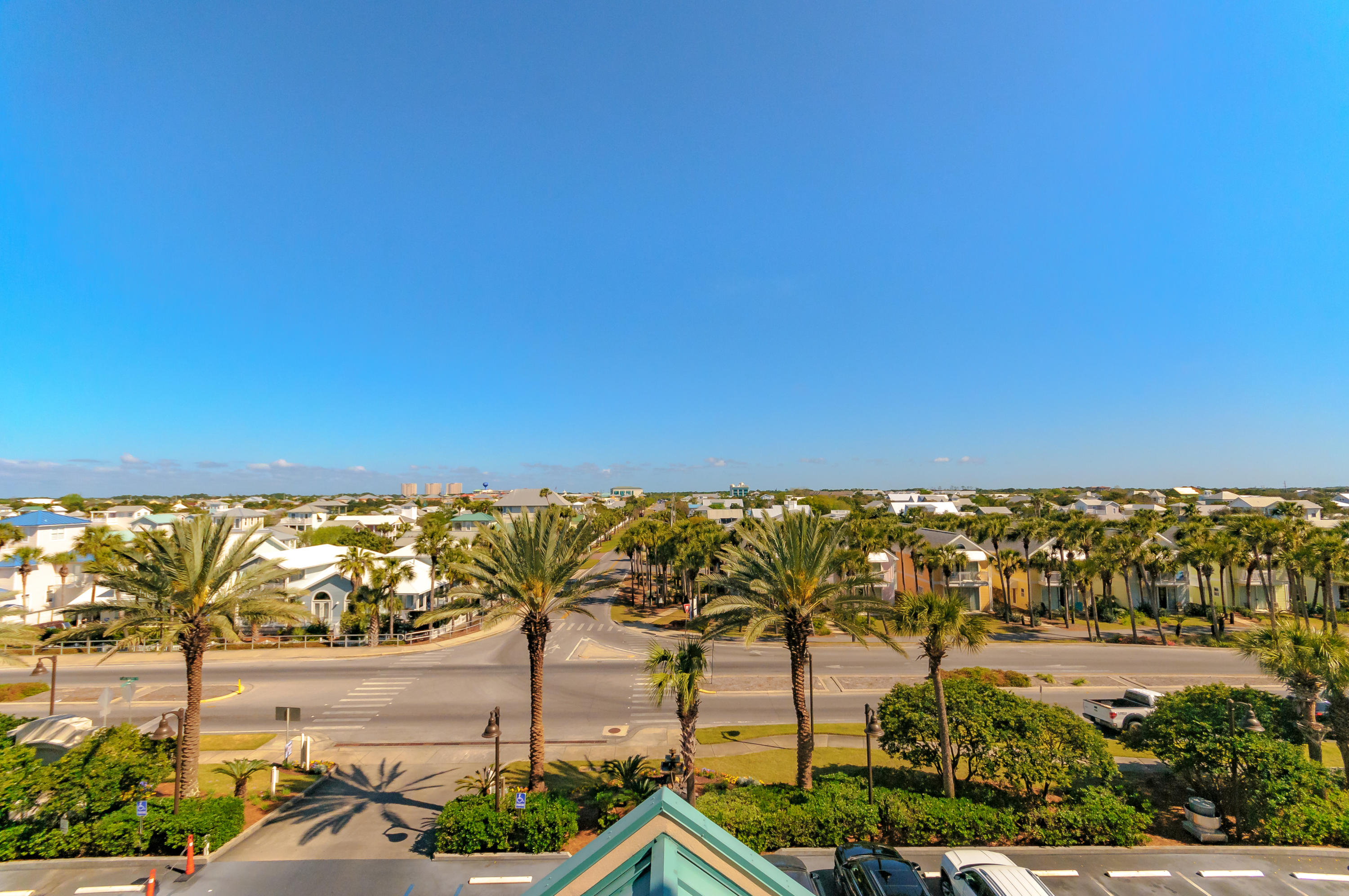 SUMMERCHASE CONDOInn at Crystal Beach - Residential